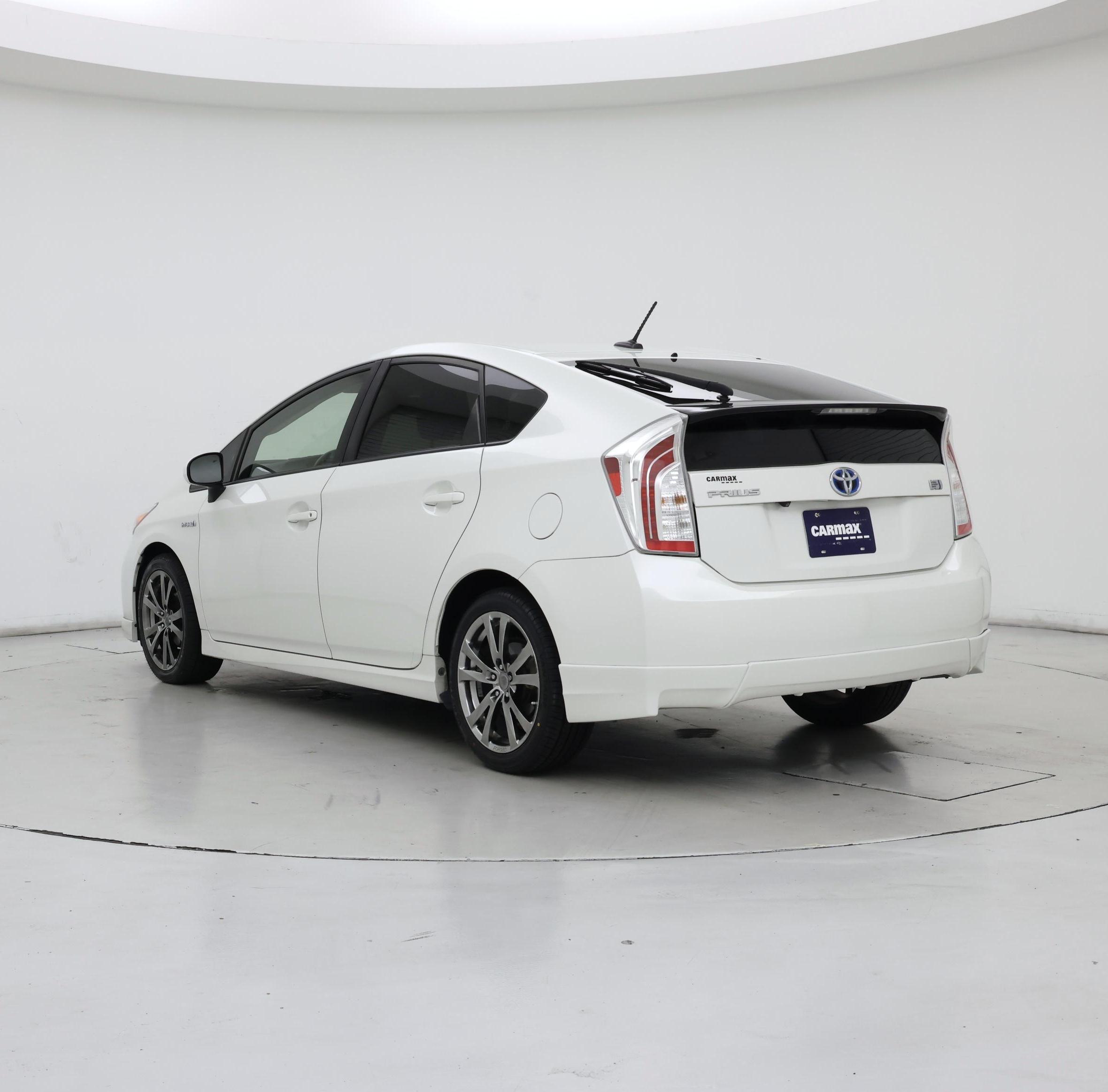 Thumbnail: 2015 Toyota Prius - 2