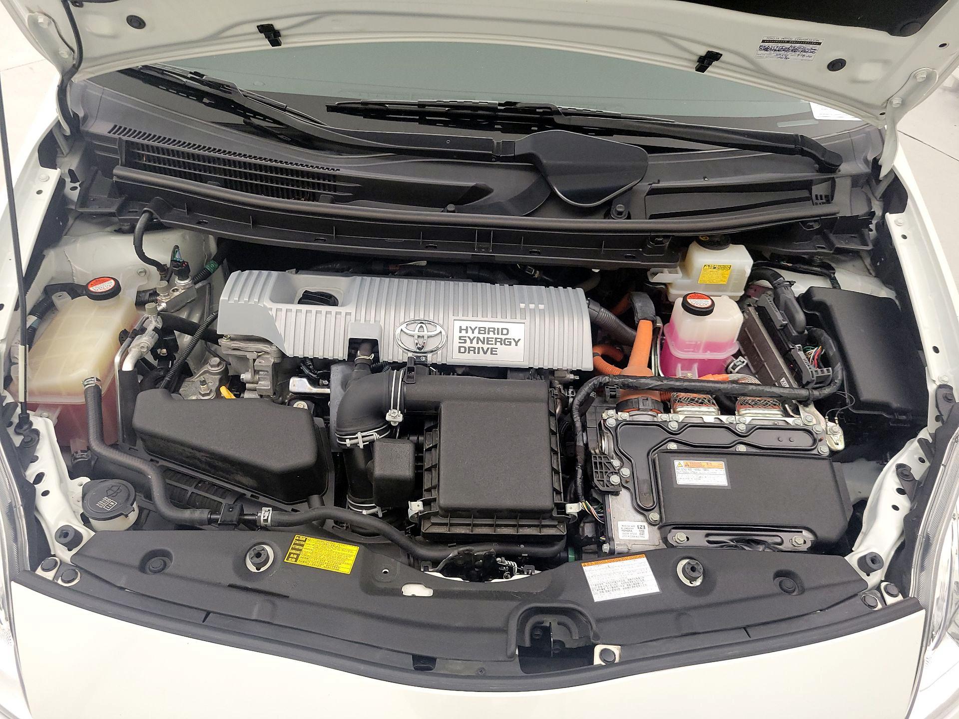 Thumbnail: 2015 Toyota Prius - 20