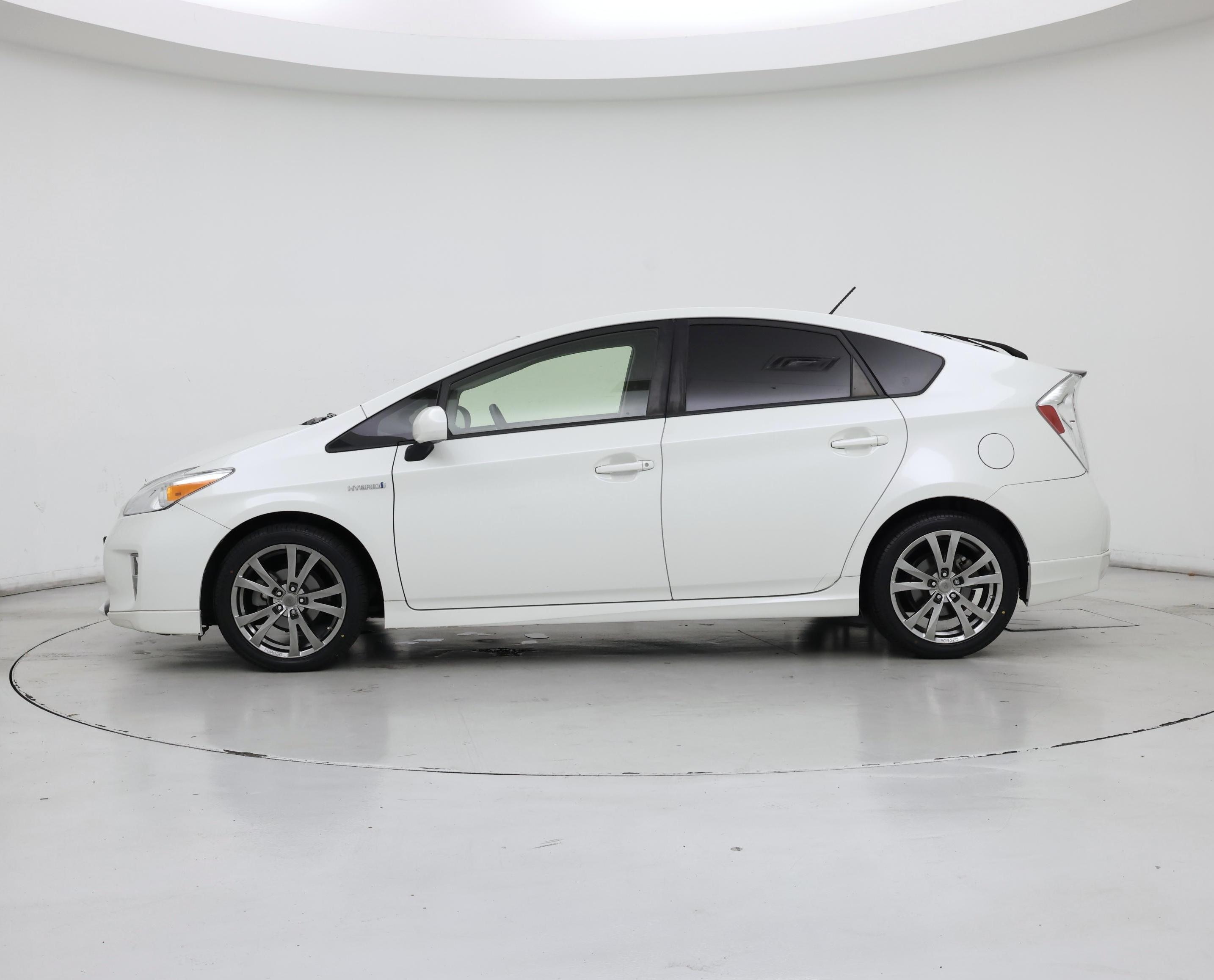 Thumbnail: 2015 Toyota Prius - 3