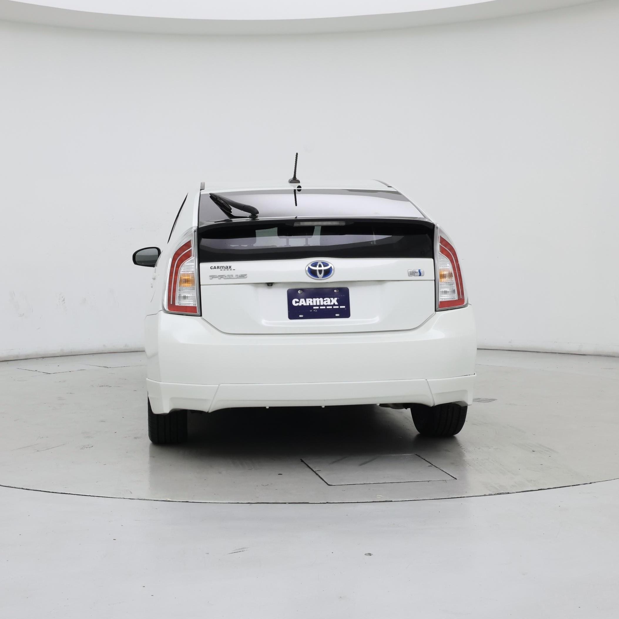 Thumbnail: 2015 Toyota Prius - 6