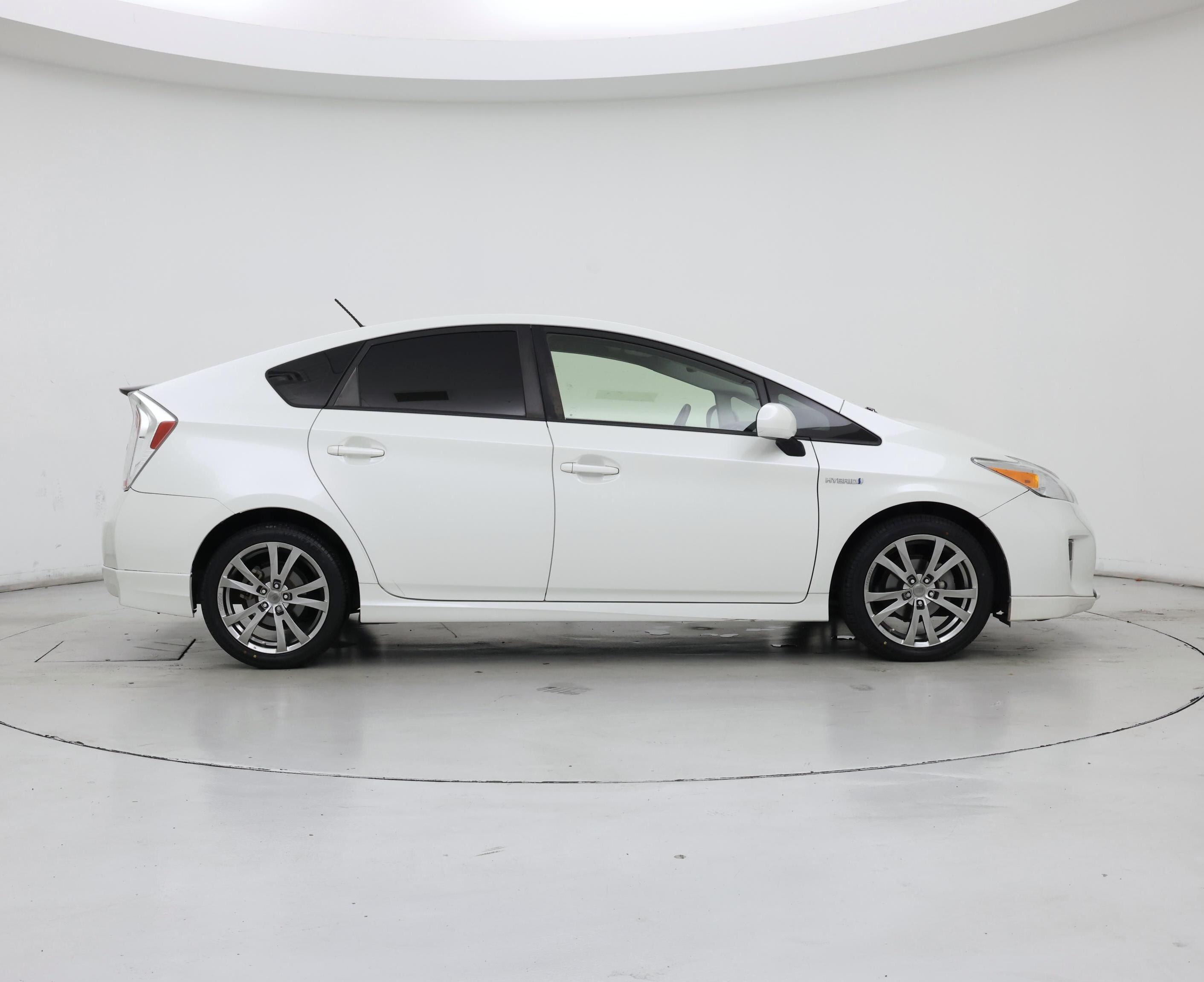 Thumbnail: 2015 Toyota Prius - 7