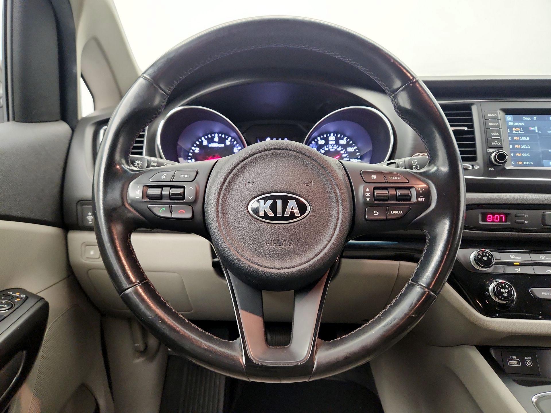 Thumbnail: 2017 Kia Sedona - 10