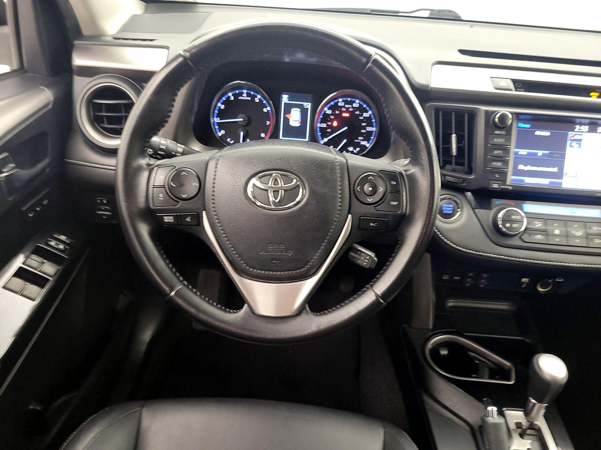 Thumbnail: 2017 Toyota RAV4 - 10