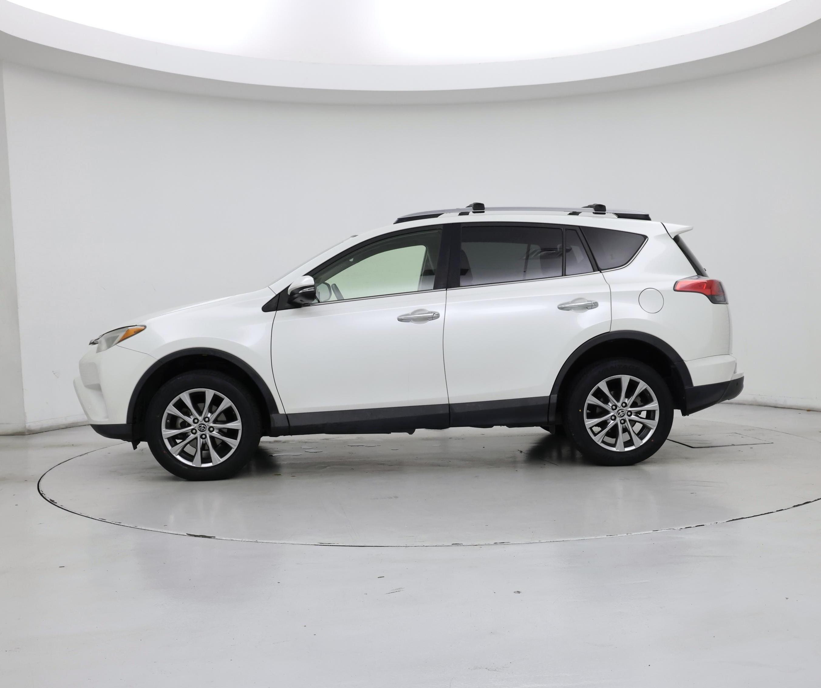 Thumbnail: 2017 Toyota RAV4 - 3