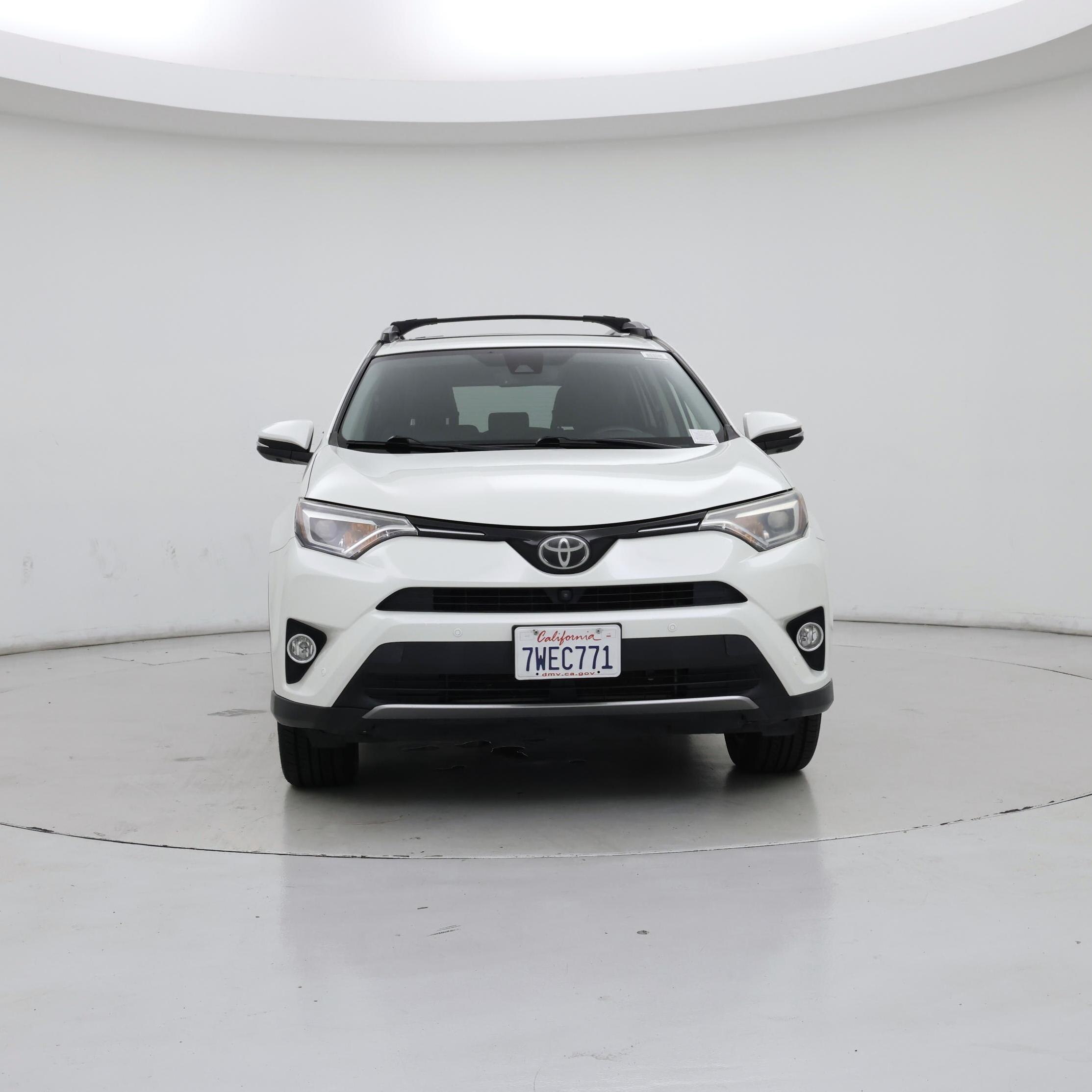 Thumbnail: 2017 Toyota RAV4 - 5