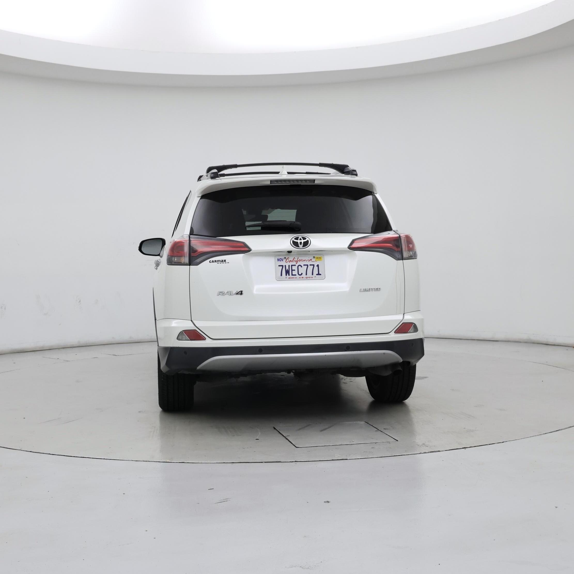 Thumbnail: 2017 Toyota RAV4 - 6