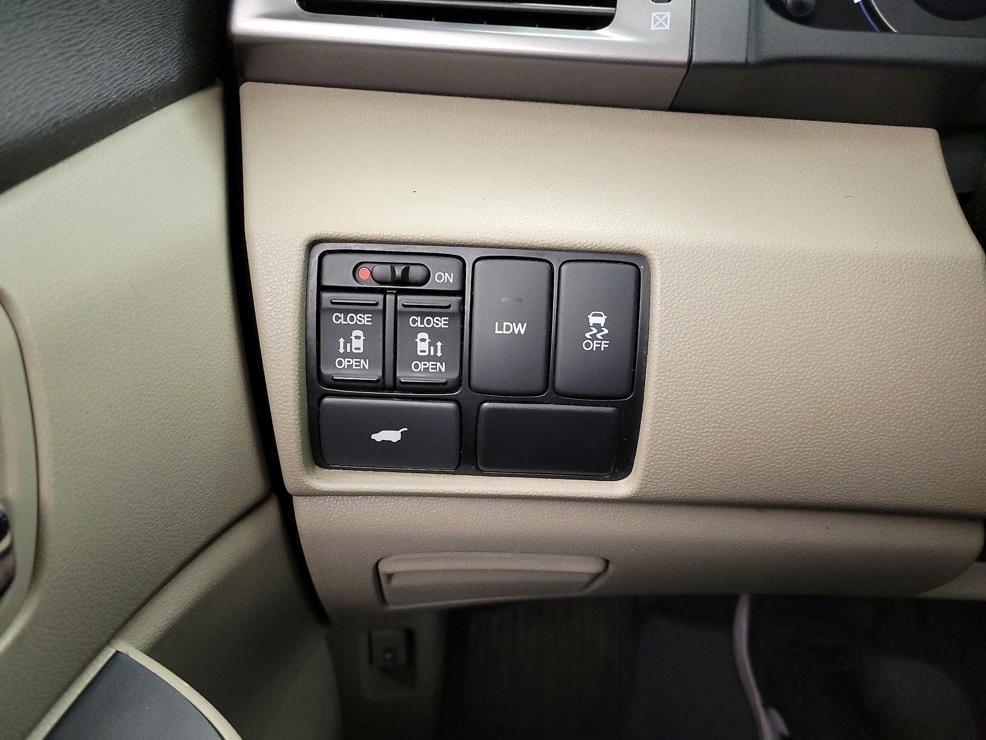 Thumbnail: 2014 Honda Odyssey - 13