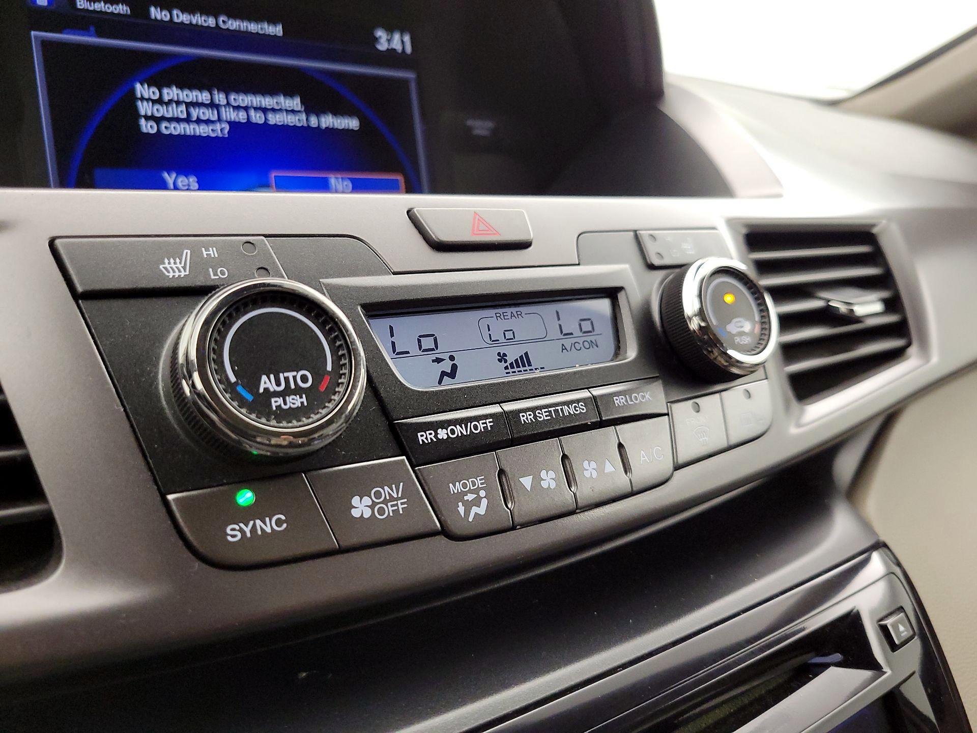 Thumbnail: 2014 Honda Odyssey - 16