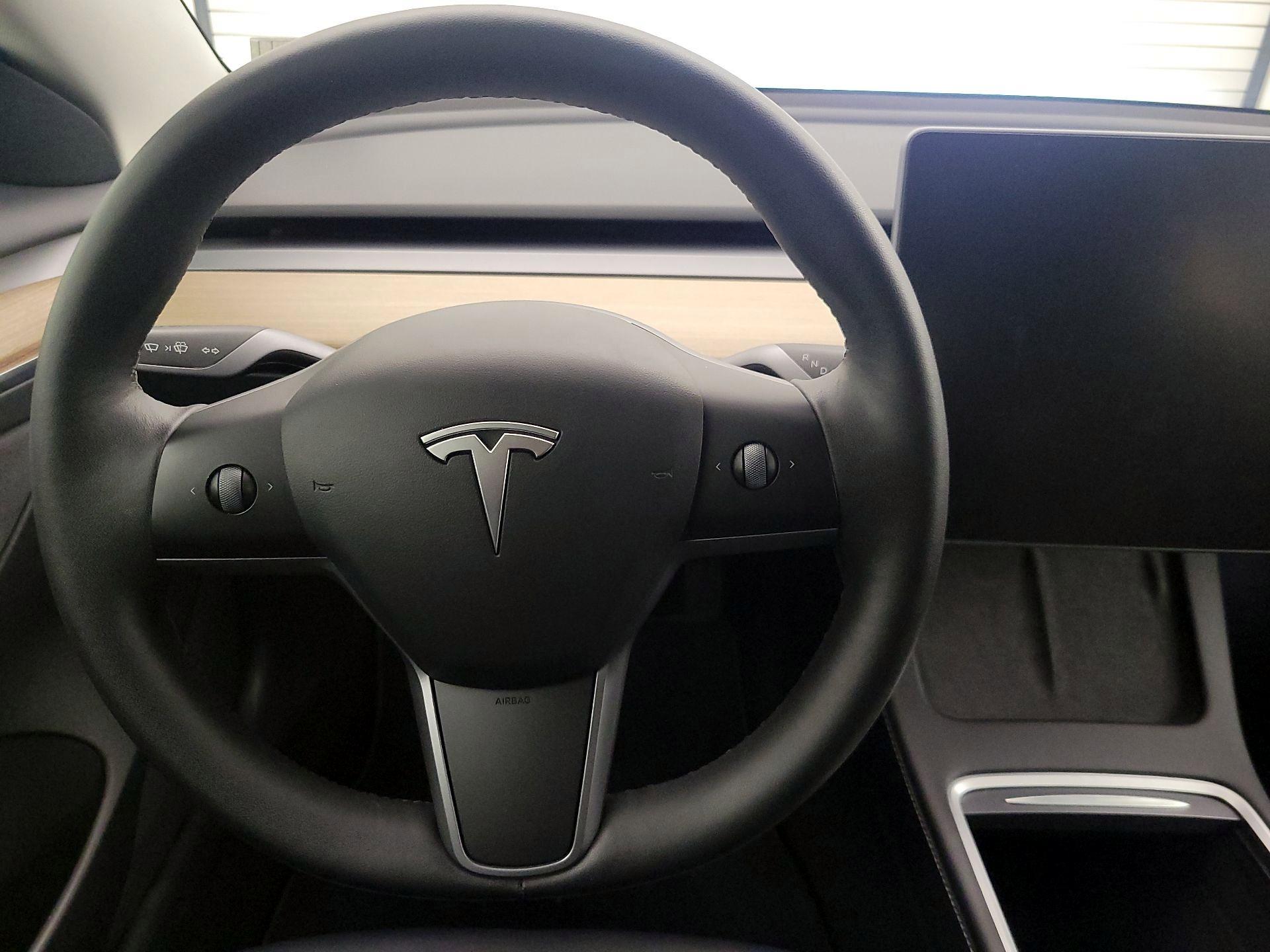 Thumbnail: 2022 Tesla Model 3 - 10