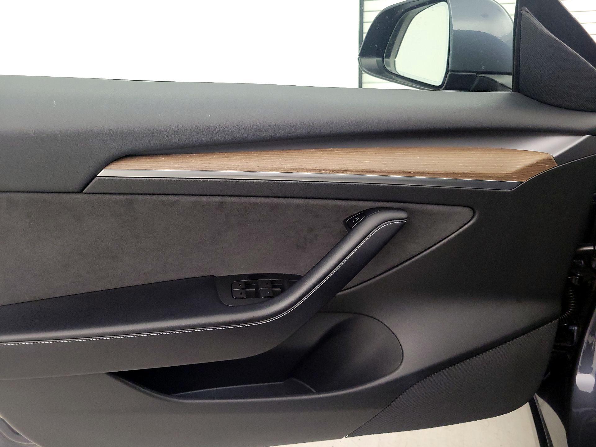 Thumbnail: 2022 Tesla Model 3 - 12