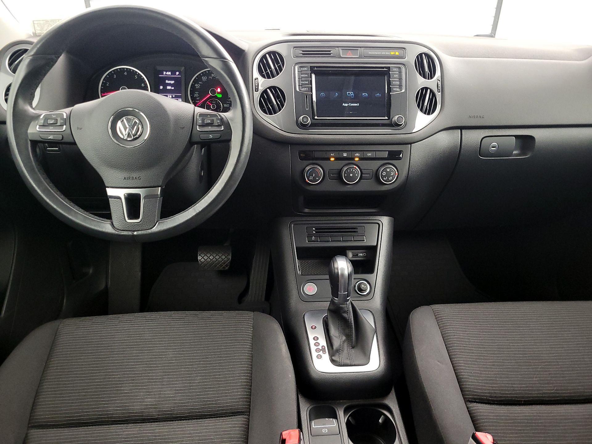 Thumbnail: 2017 Volkswagen Tiguan - 9