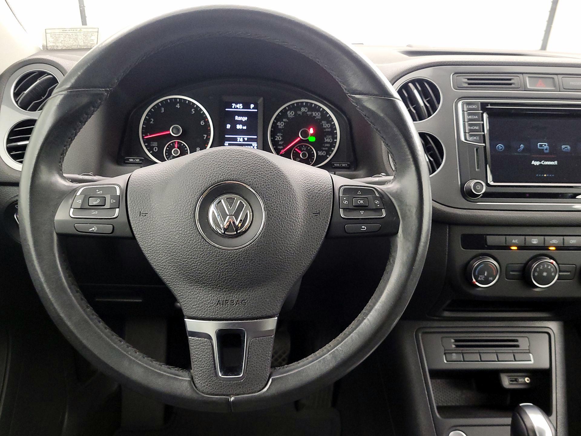 Thumbnail: 2017 Volkswagen Tiguan - 10