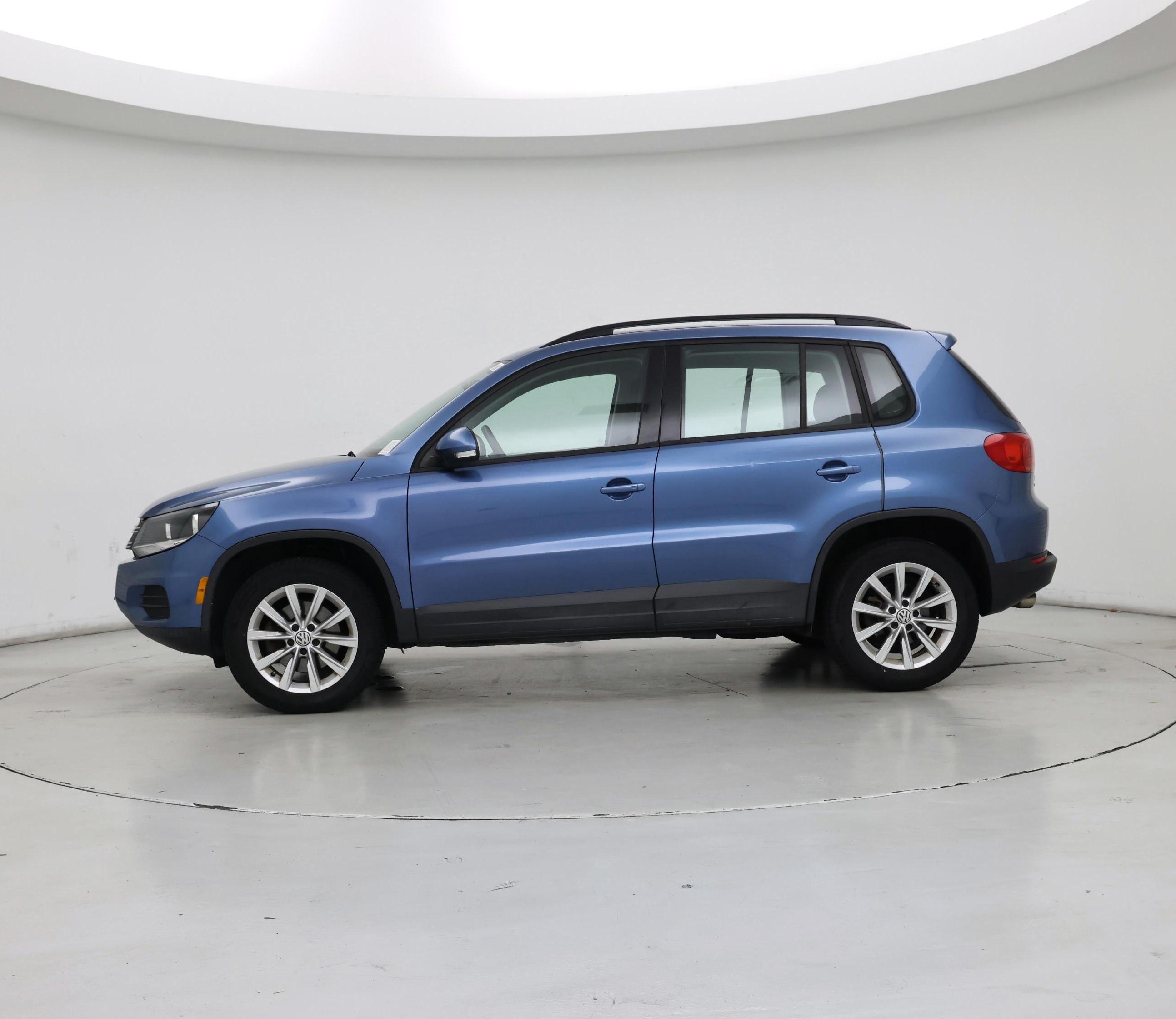 Thumbnail: 2017 Volkswagen Tiguan - 3