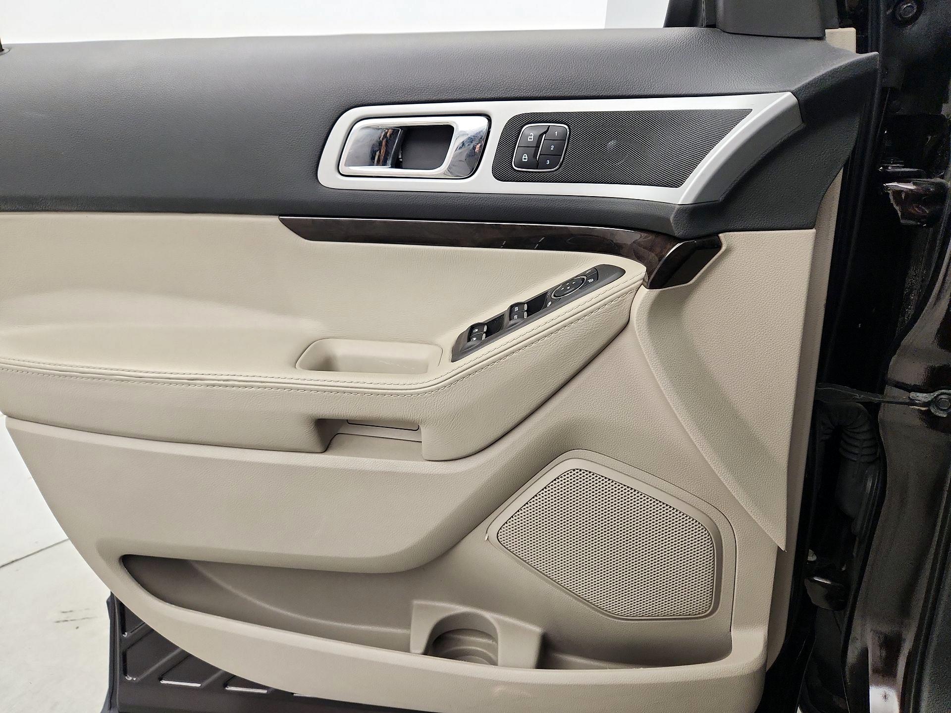 Thumbnail: 2014 Ford Explorer - 12