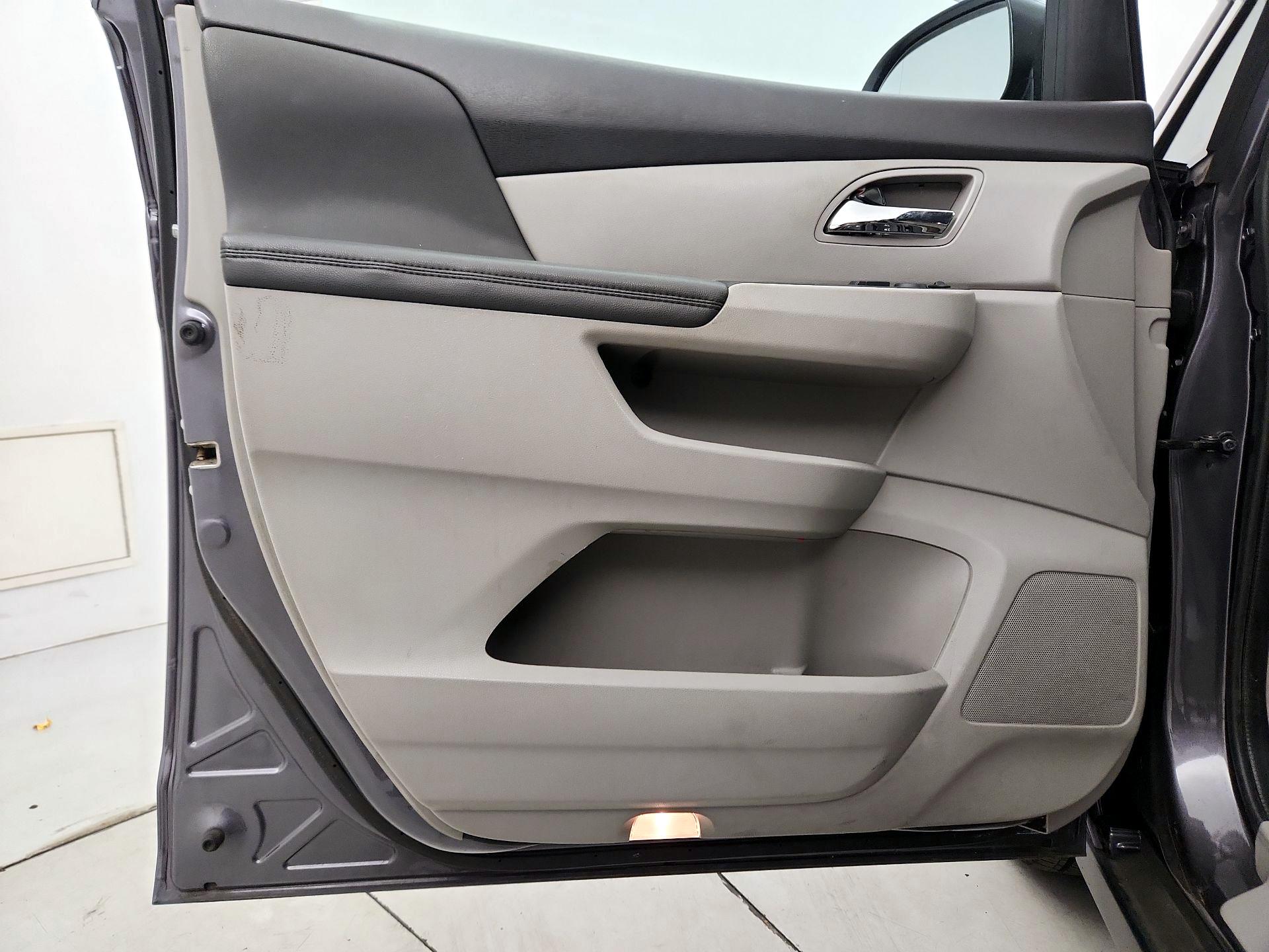 Thumbnail: 2016 Honda Odyssey - 12