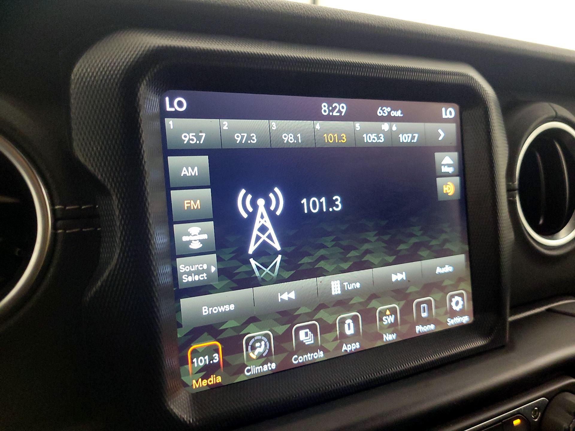 Thumbnail: 2022 Jeep Wrangler - 15