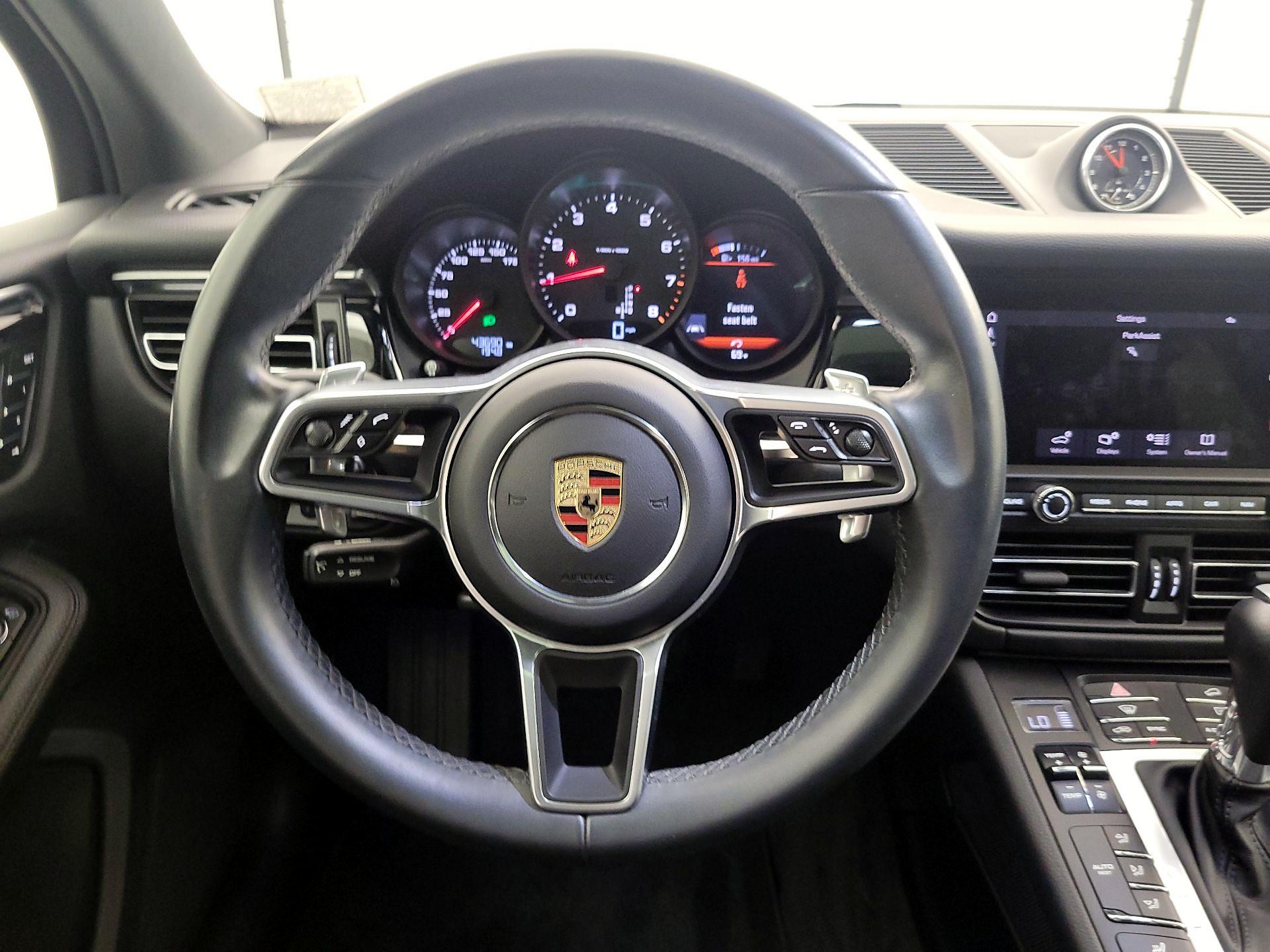 Thumbnail: 2020 Porsche Macan - 10