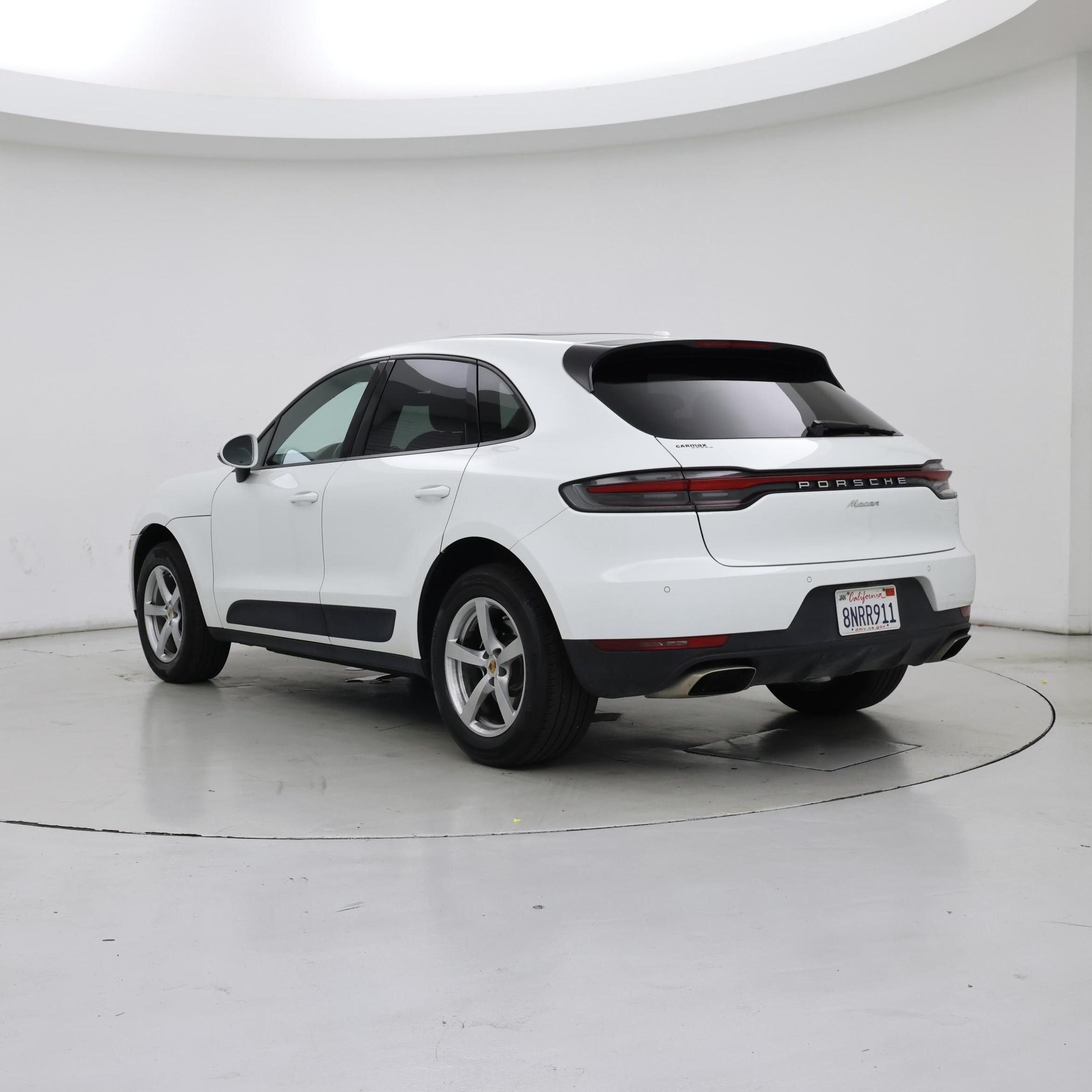 Thumbnail: 2020 Porsche Macan - 2