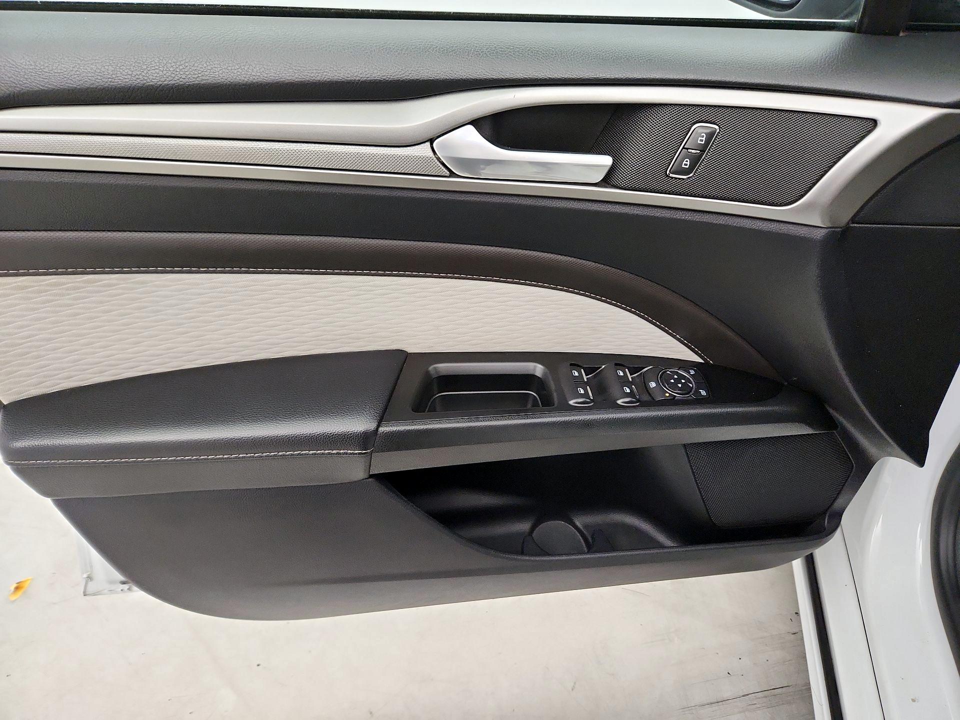 Thumbnail: 2019 Ford Fusion - 12
