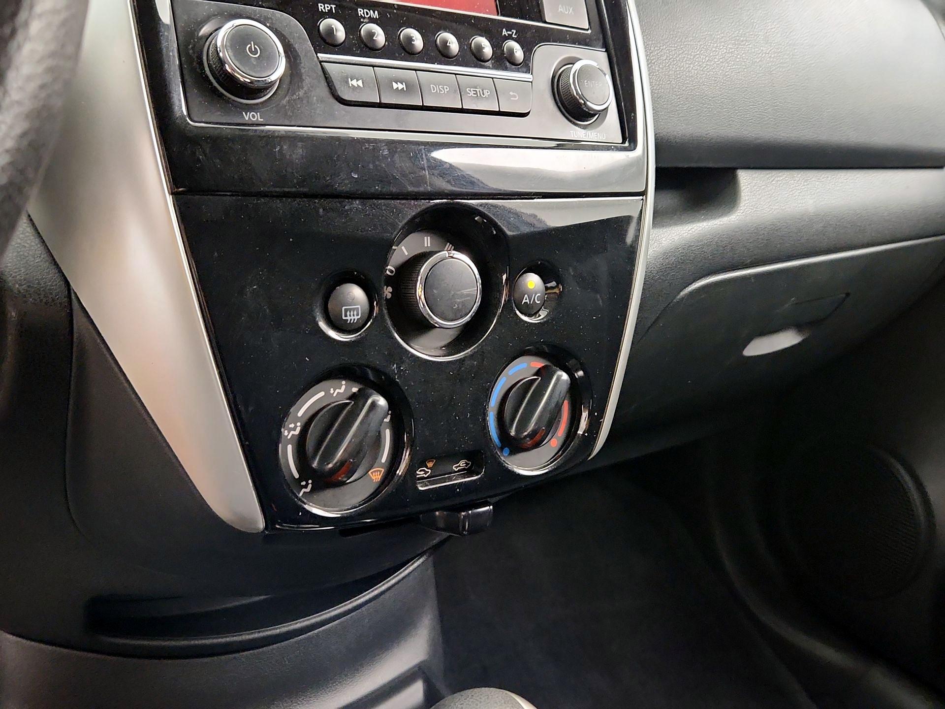 Thumbnail: 2015 Nissan Versa Note - 14