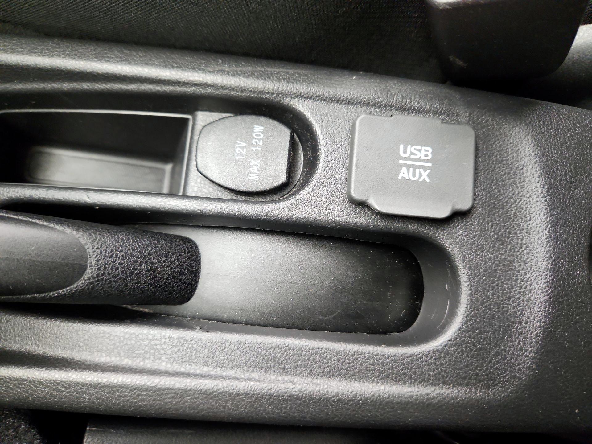 Thumbnail: 2015 Nissan Versa Note - 16