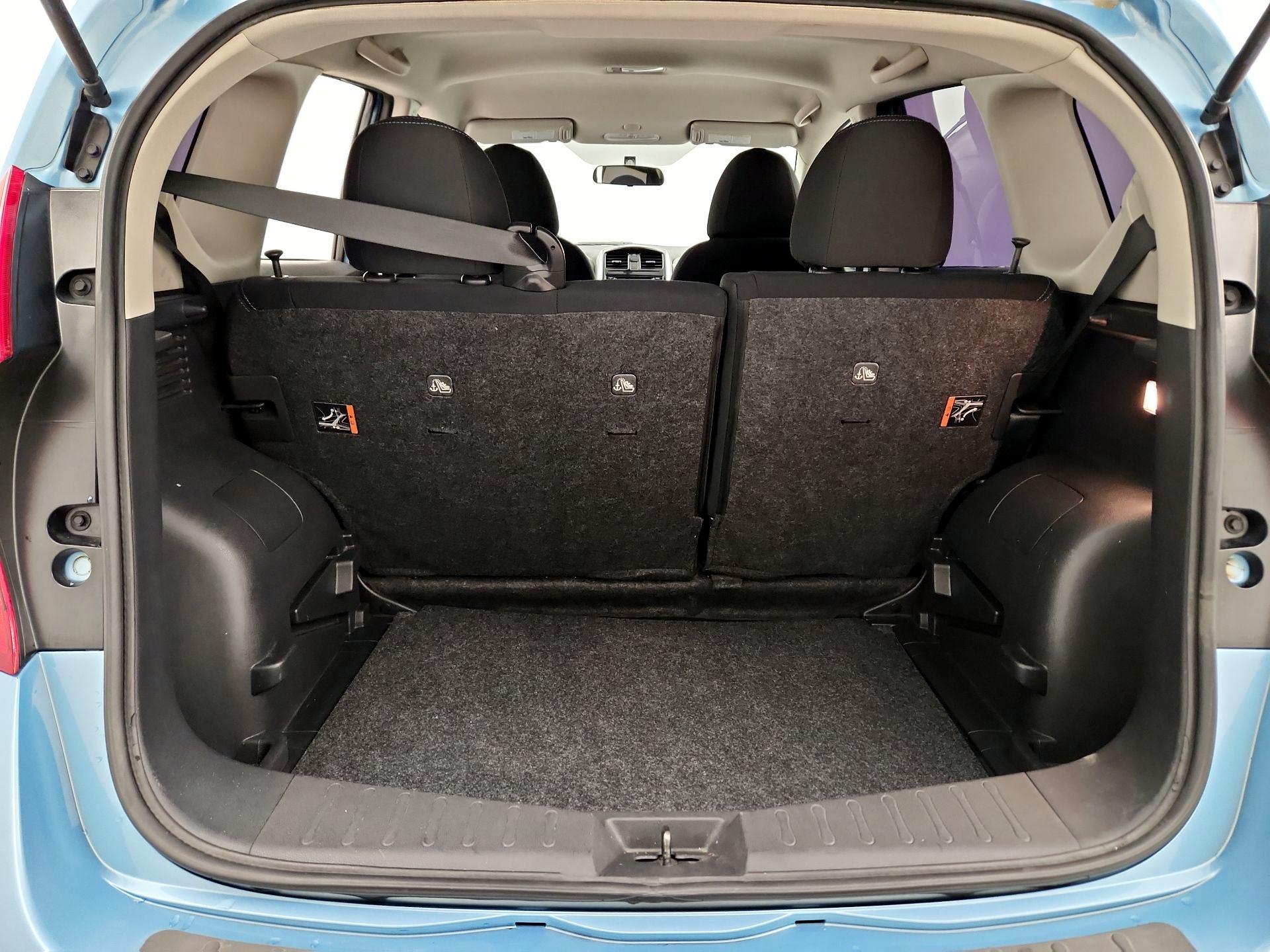 Thumbnail: 2015 Nissan Versa Note - 18