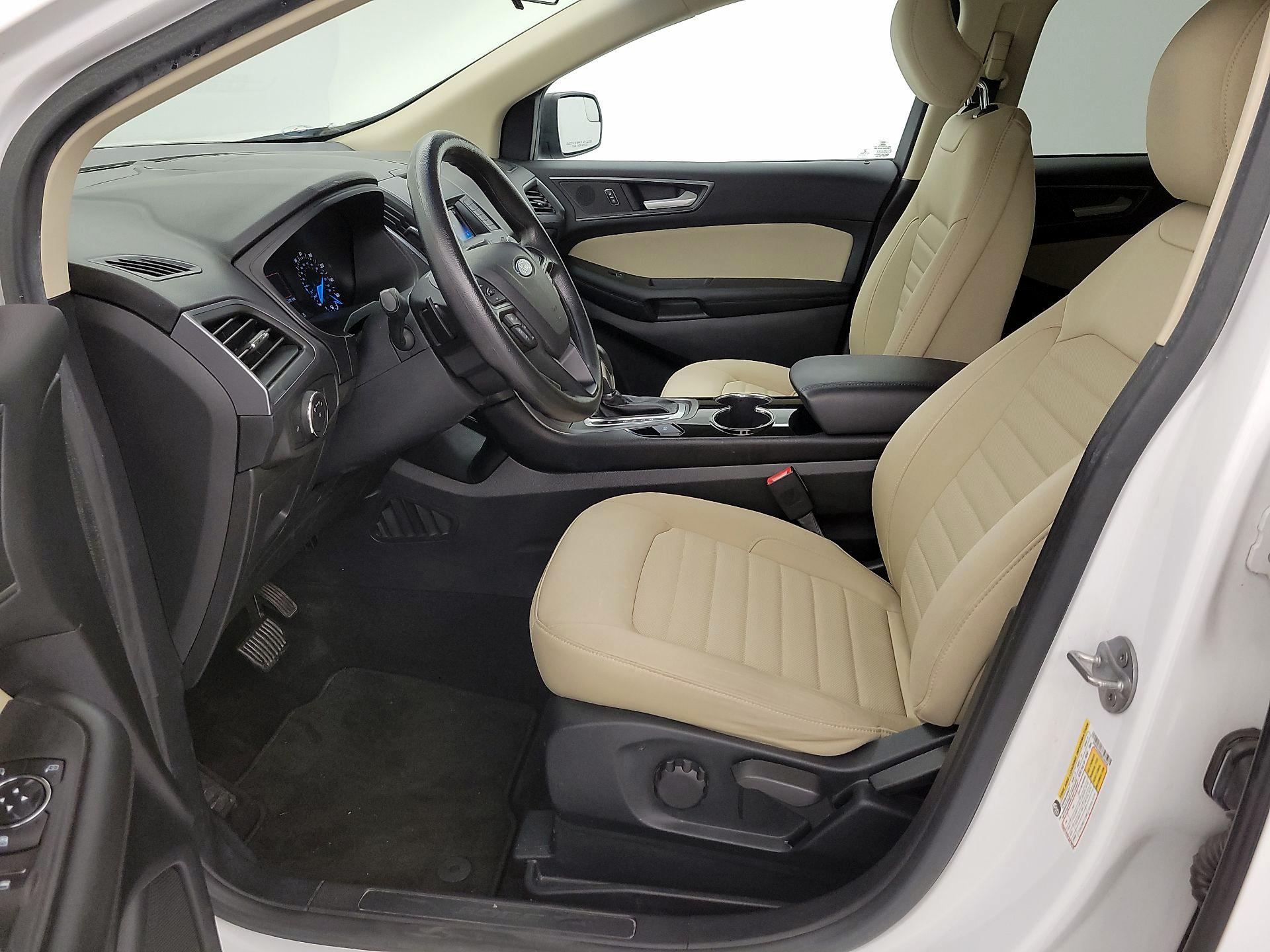 Thumbnail: 2016 Ford Edge - 11
