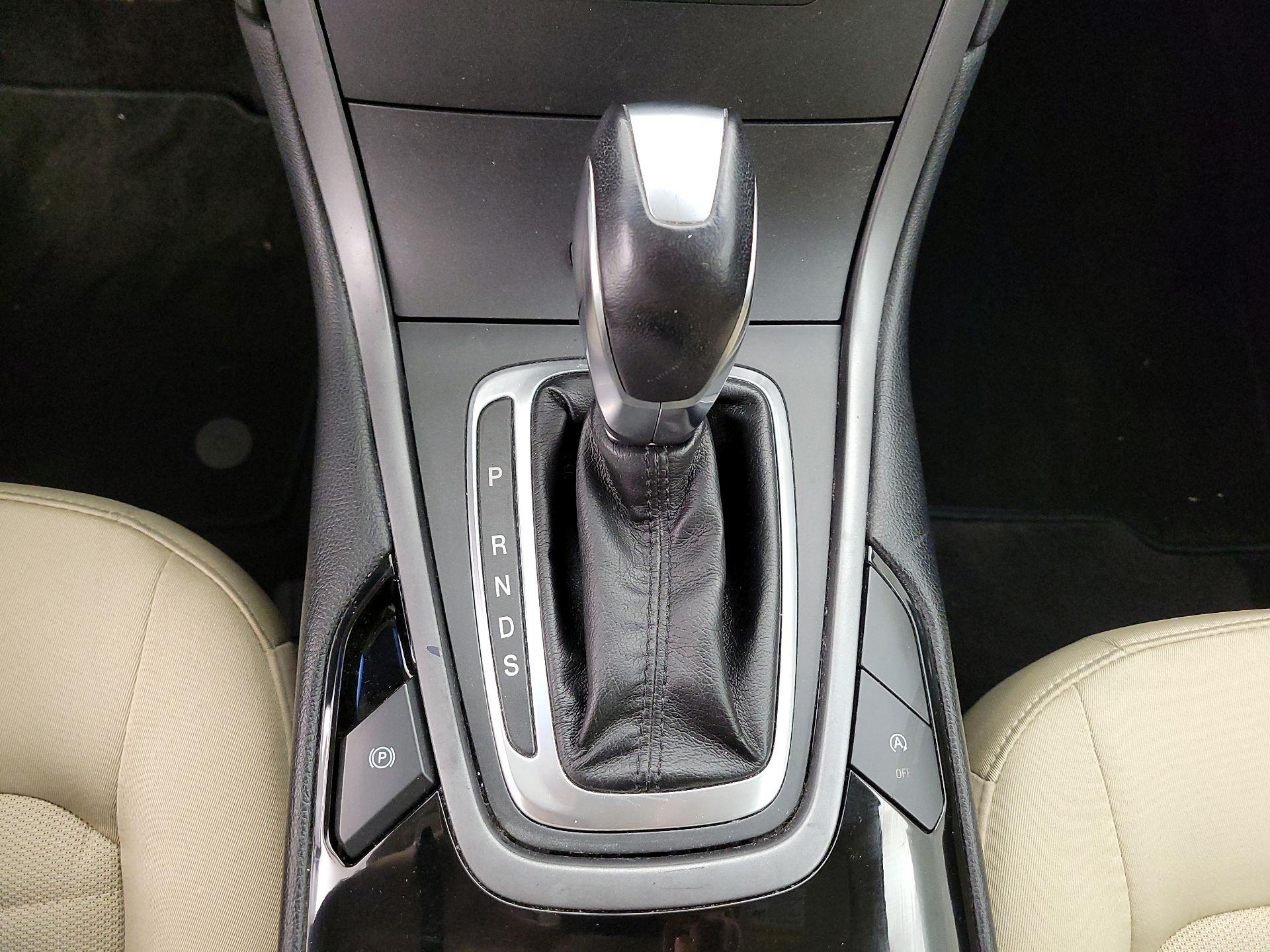 Thumbnail: 2016 Ford Edge - 17