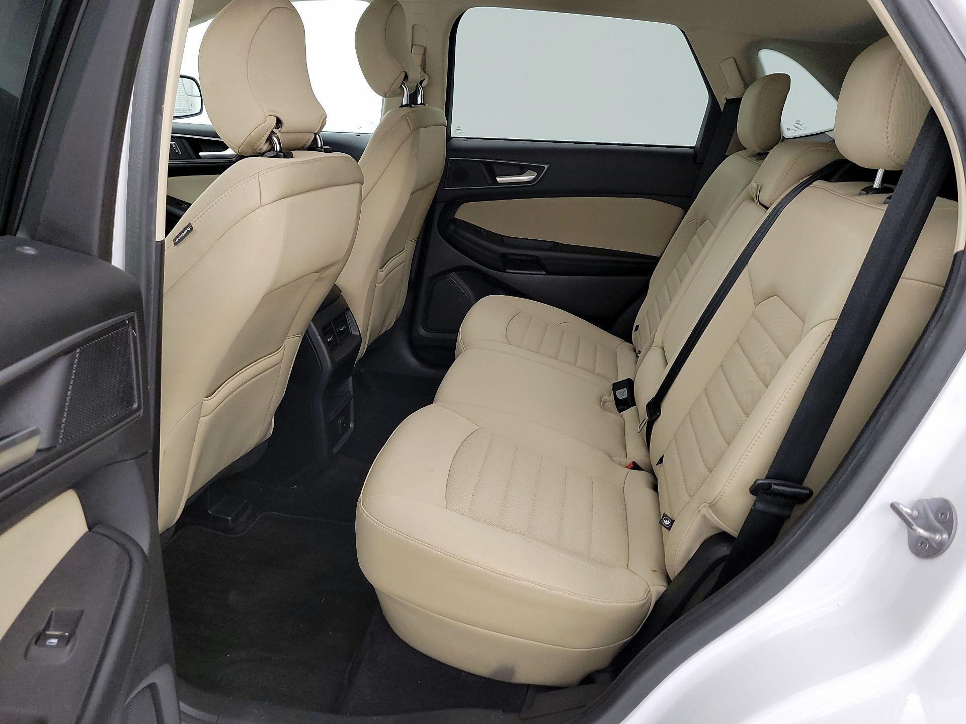 Thumbnail: 2016 Ford Edge - 19