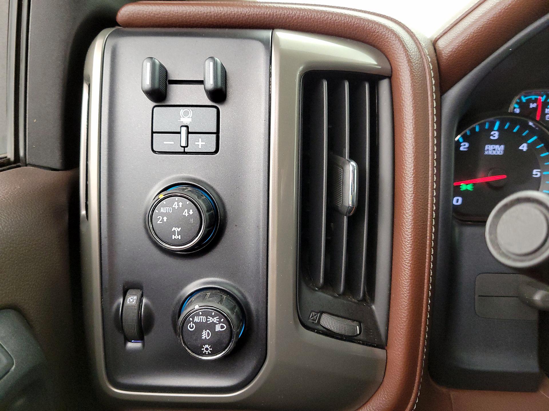 Thumbnail: 2016 Chevrolet Silverado 1500 - 13