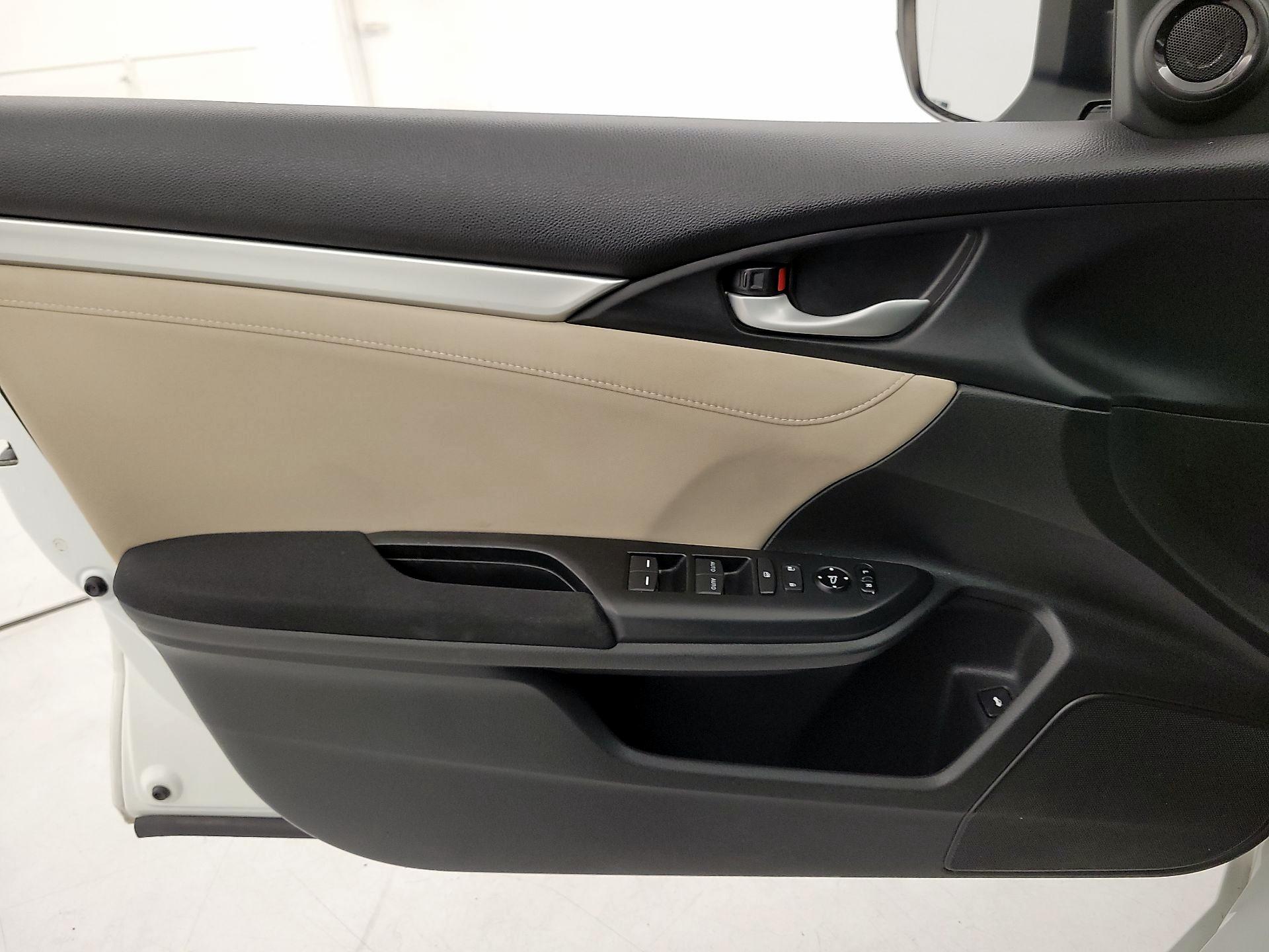 Thumbnail: 2016 Honda Civic - 12