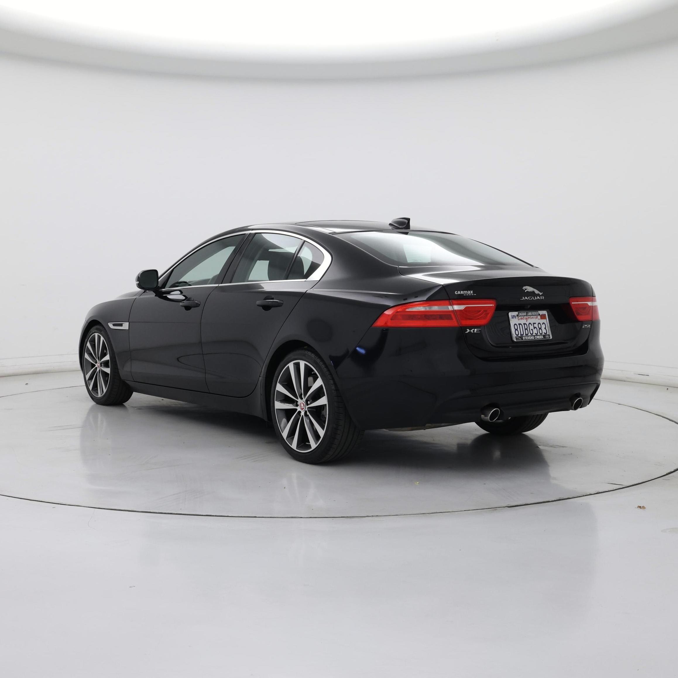 Thumbnail: 2018 Jaguar XE - 2