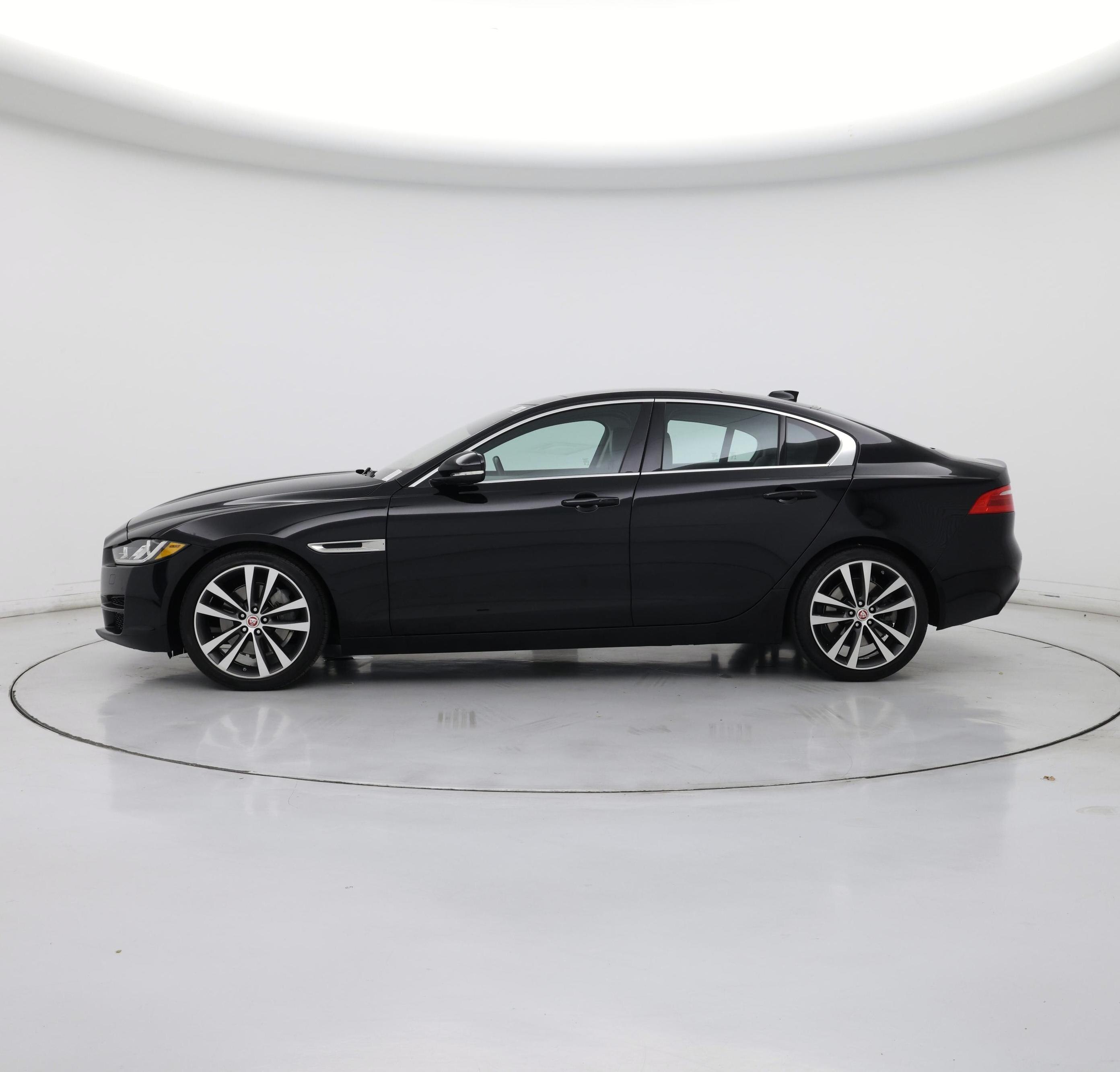 Thumbnail: 2018 Jaguar XE - 3