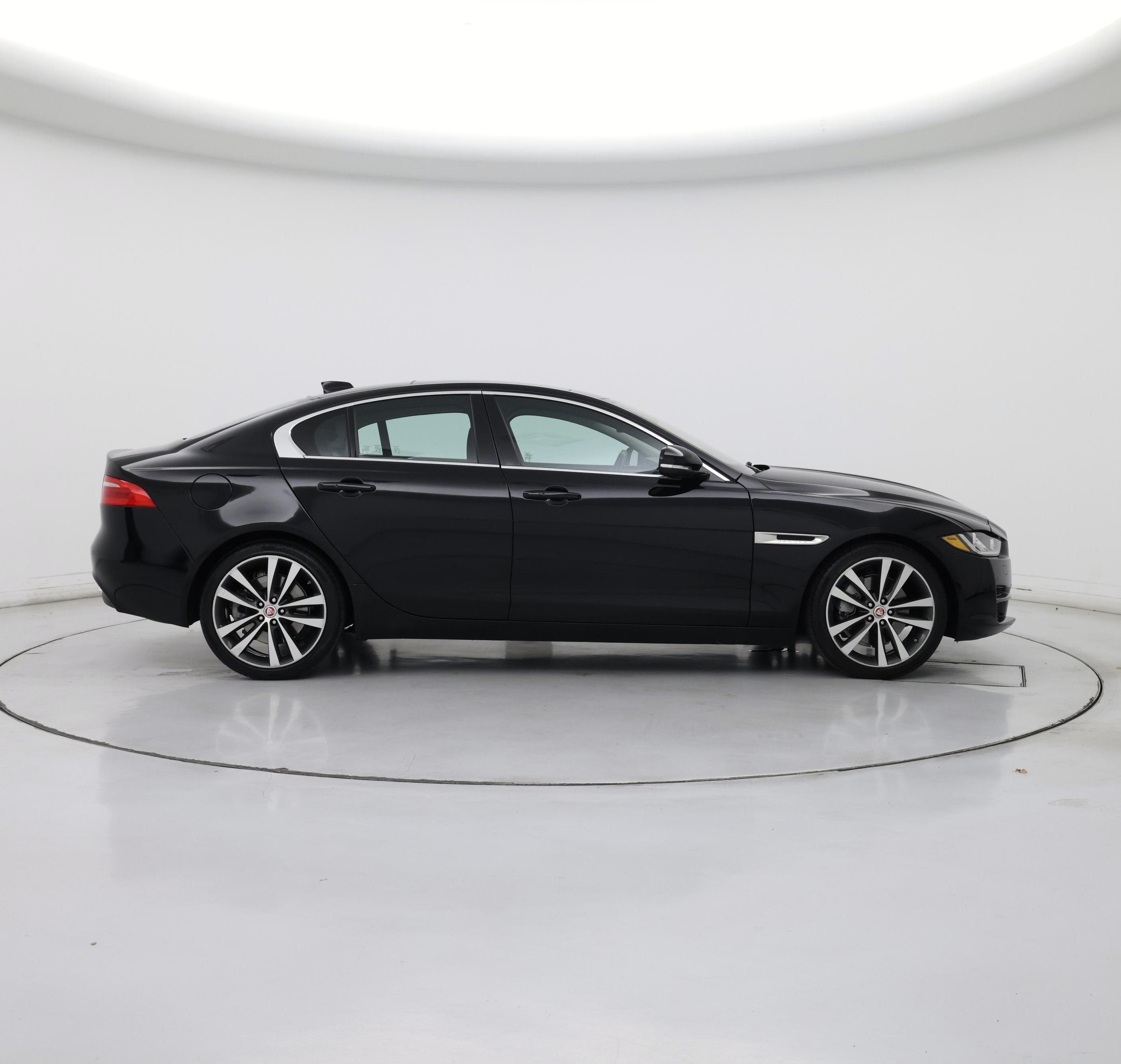 Thumbnail: 2018 Jaguar XE - 7