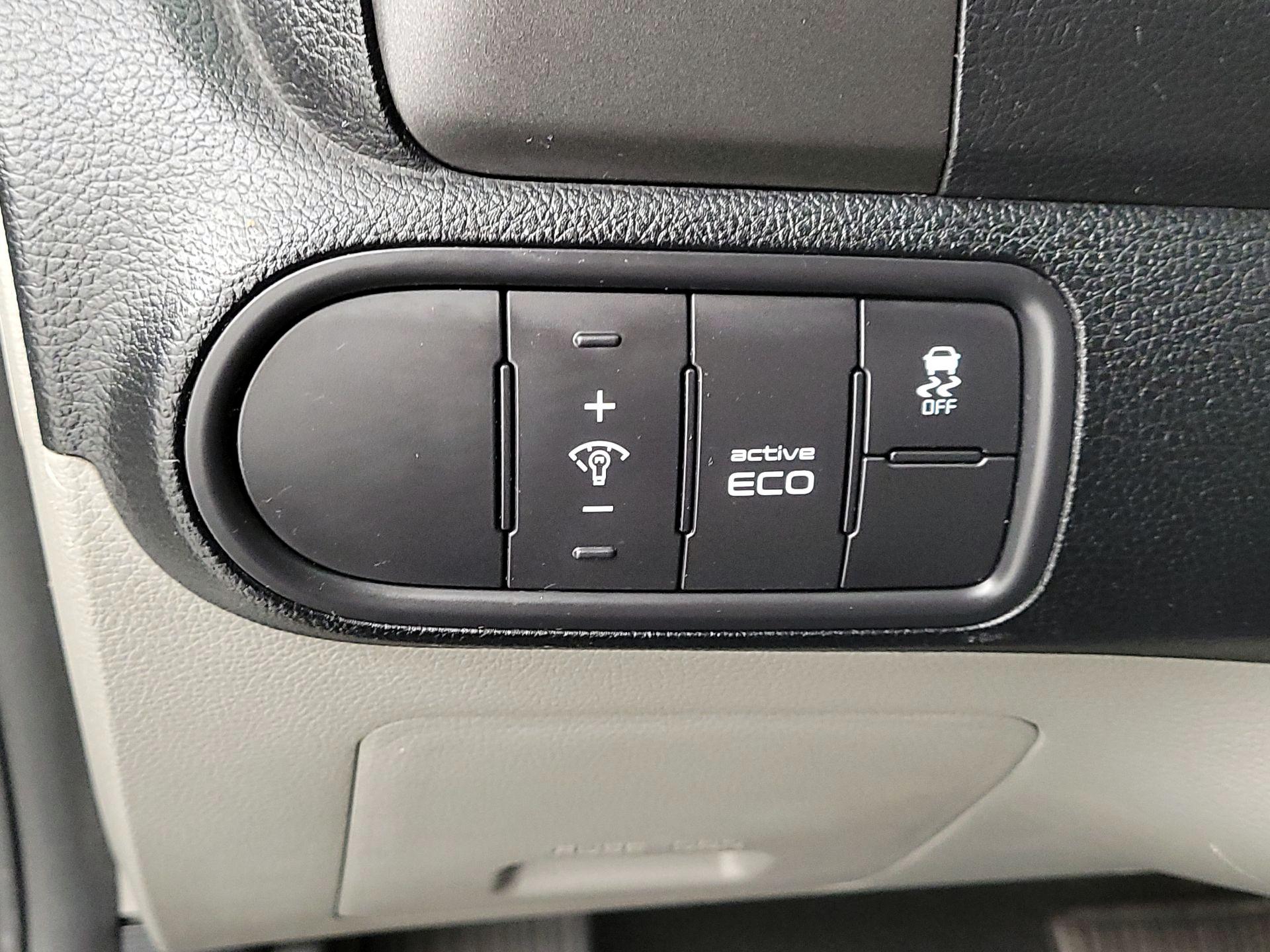 Thumbnail: 2015 Kia Forte - 13