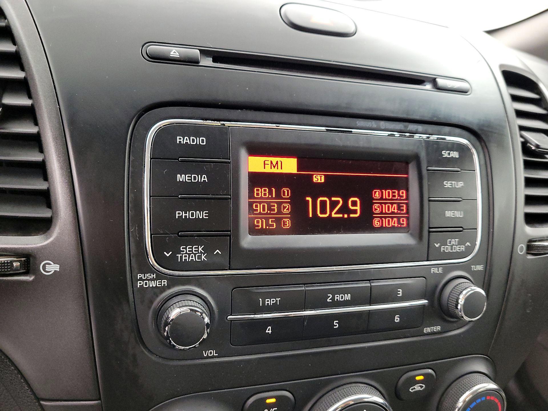 Thumbnail: 2015 Kia Forte - 14