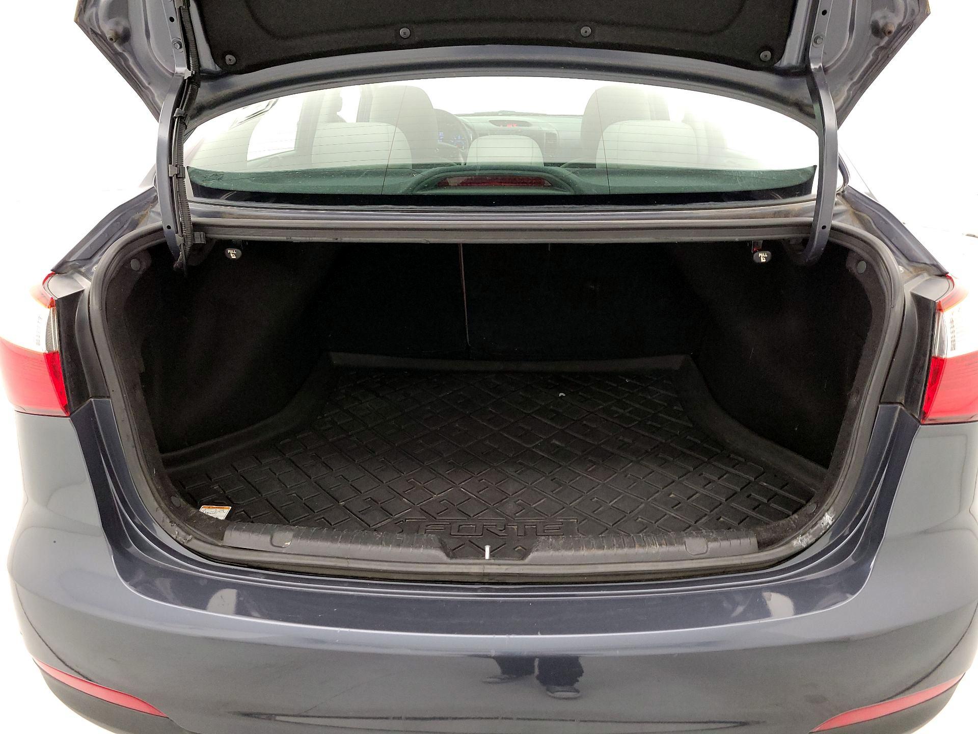 Thumbnail: 2015 Kia Forte - 19