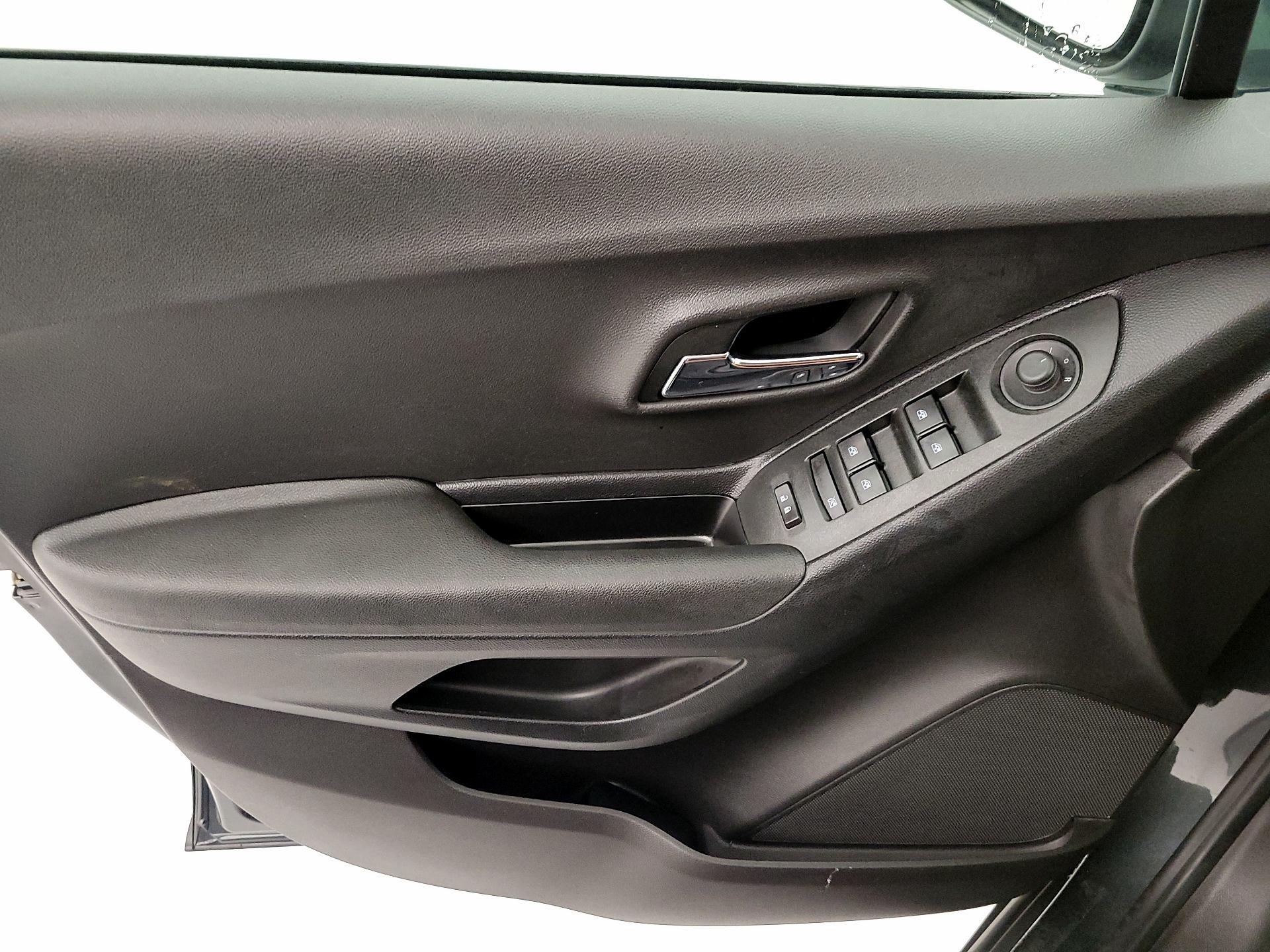 Thumbnail: 2019 Chevrolet Trax - 12