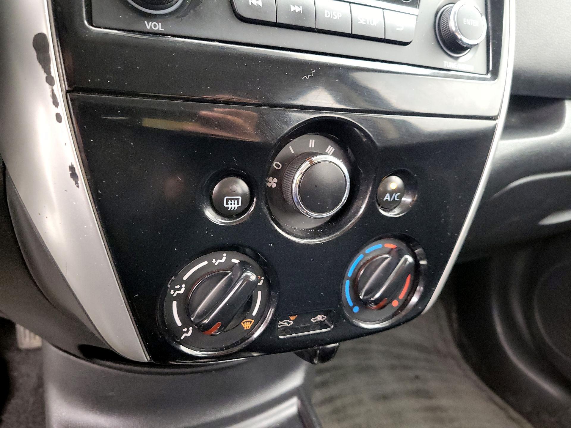 Thumbnail: 2015 Nissan Versa Note - 15