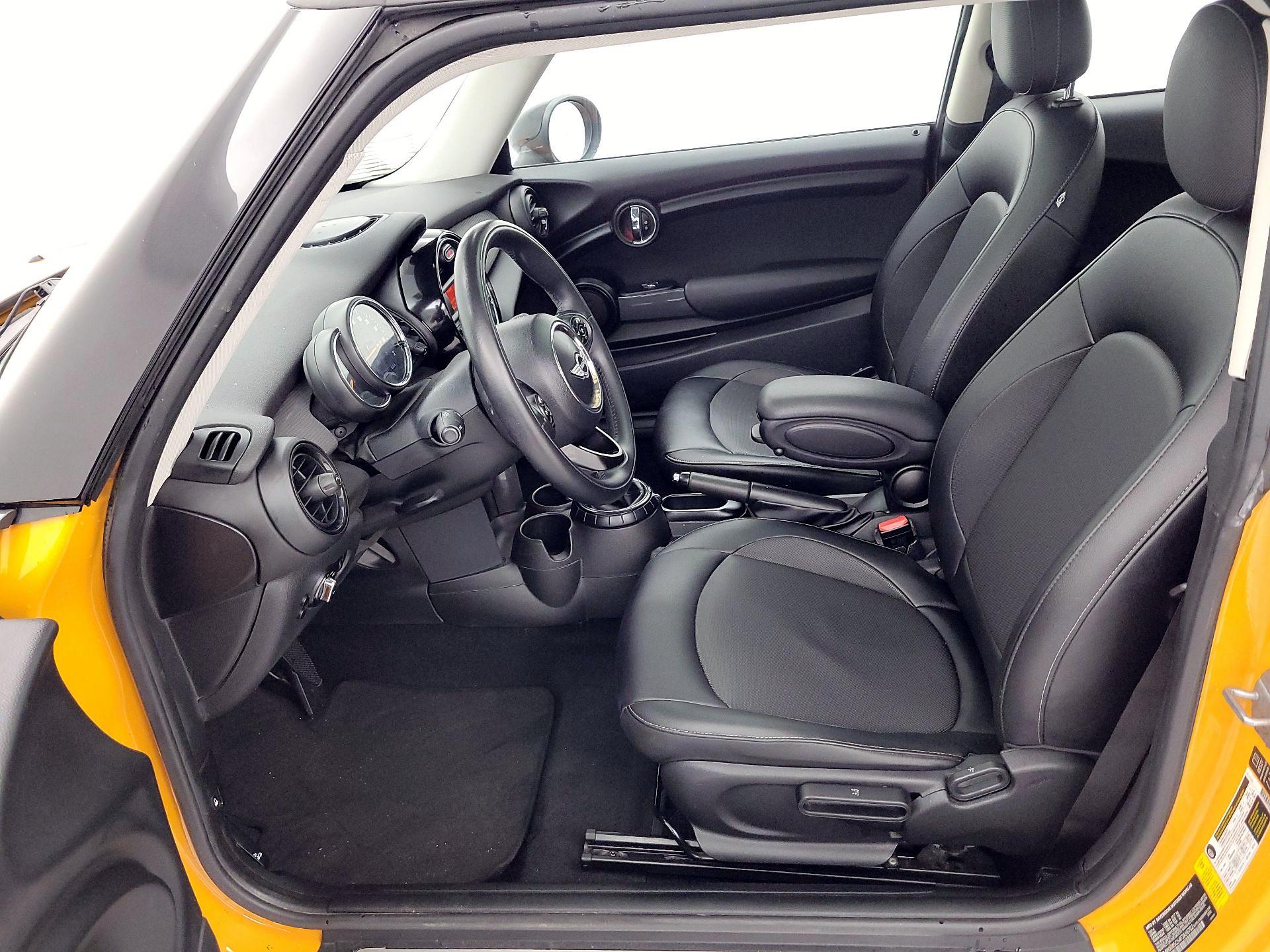 Thumbnail: 2015 MINI Cooper Hardtop - 11