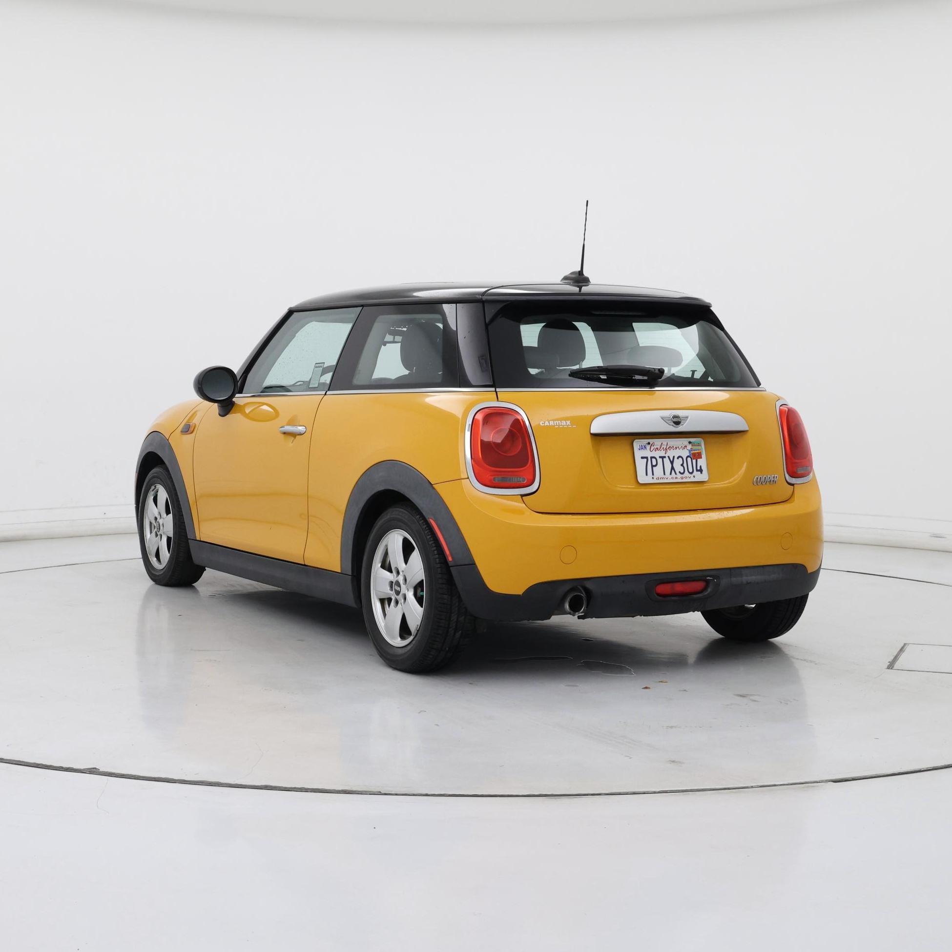 Thumbnail: 2015 MINI Cooper Hardtop - 2