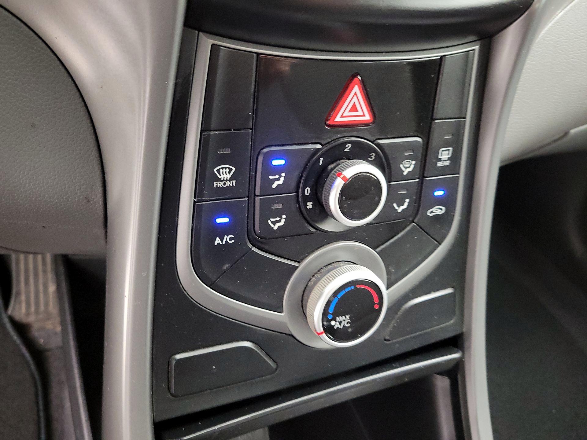 Thumbnail: 2015 Hyundai Elantra - 15