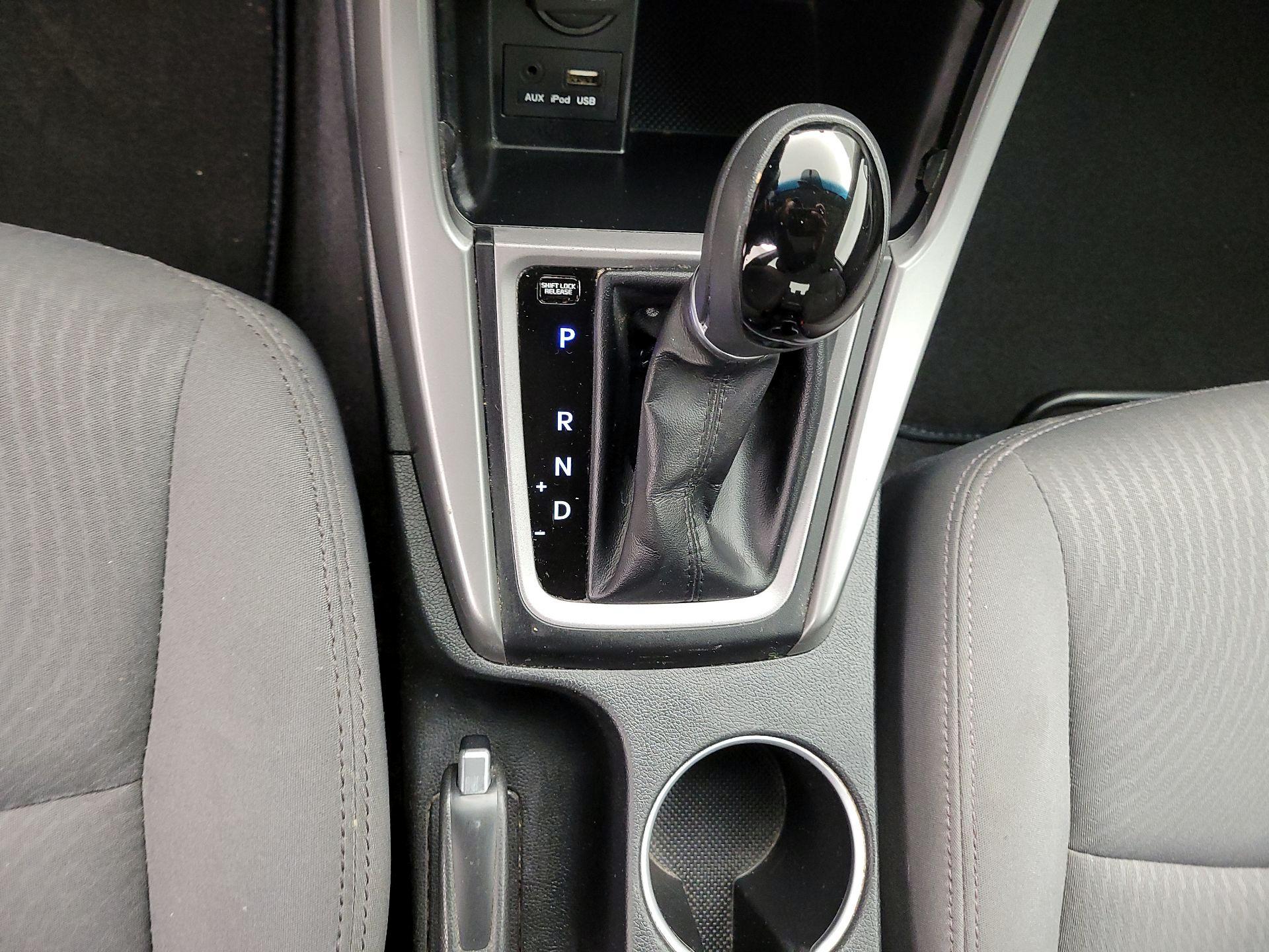 Thumbnail: 2015 Hyundai Elantra - 16