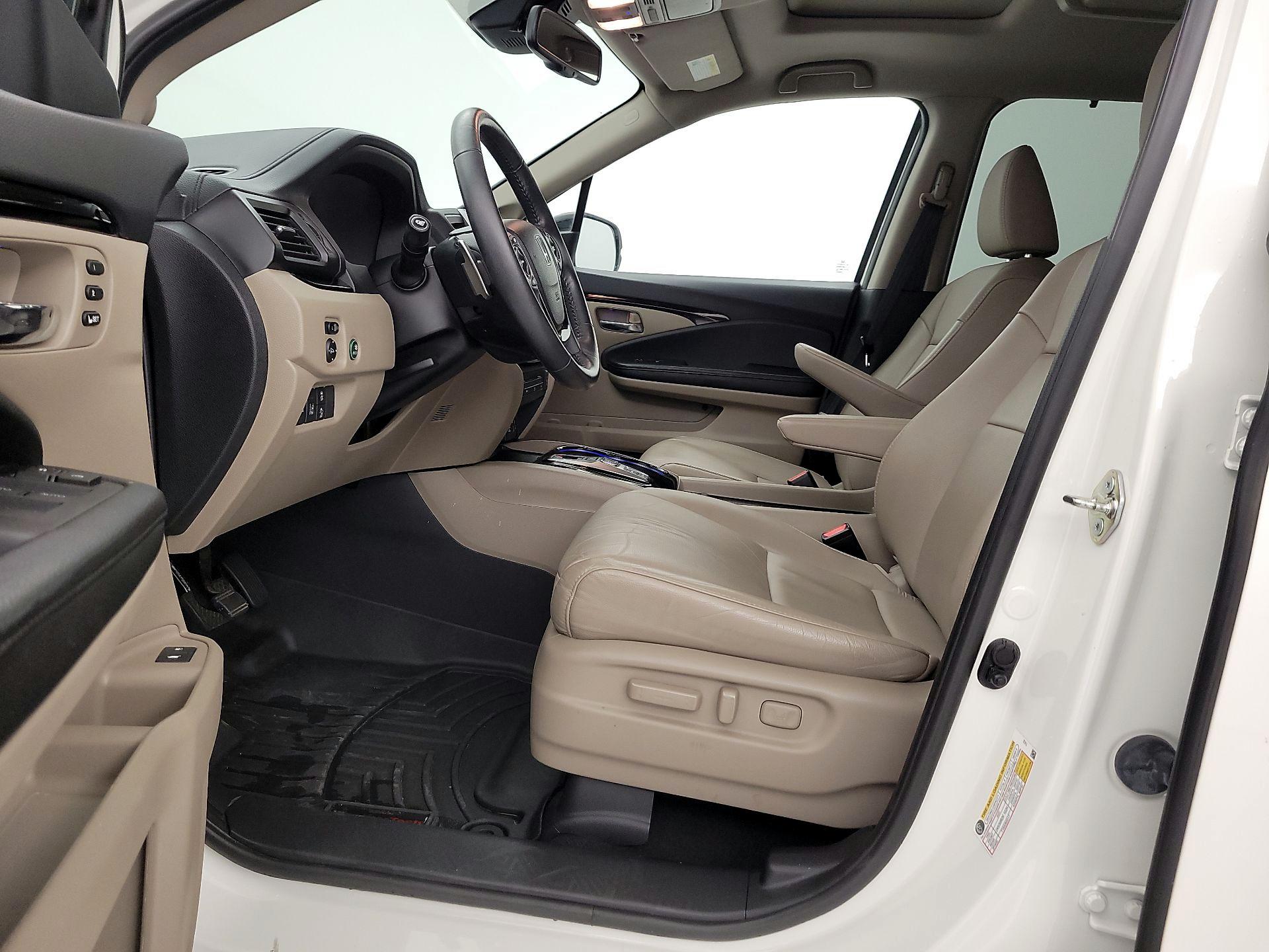 Thumbnail: 2018 Honda Pilot - 11