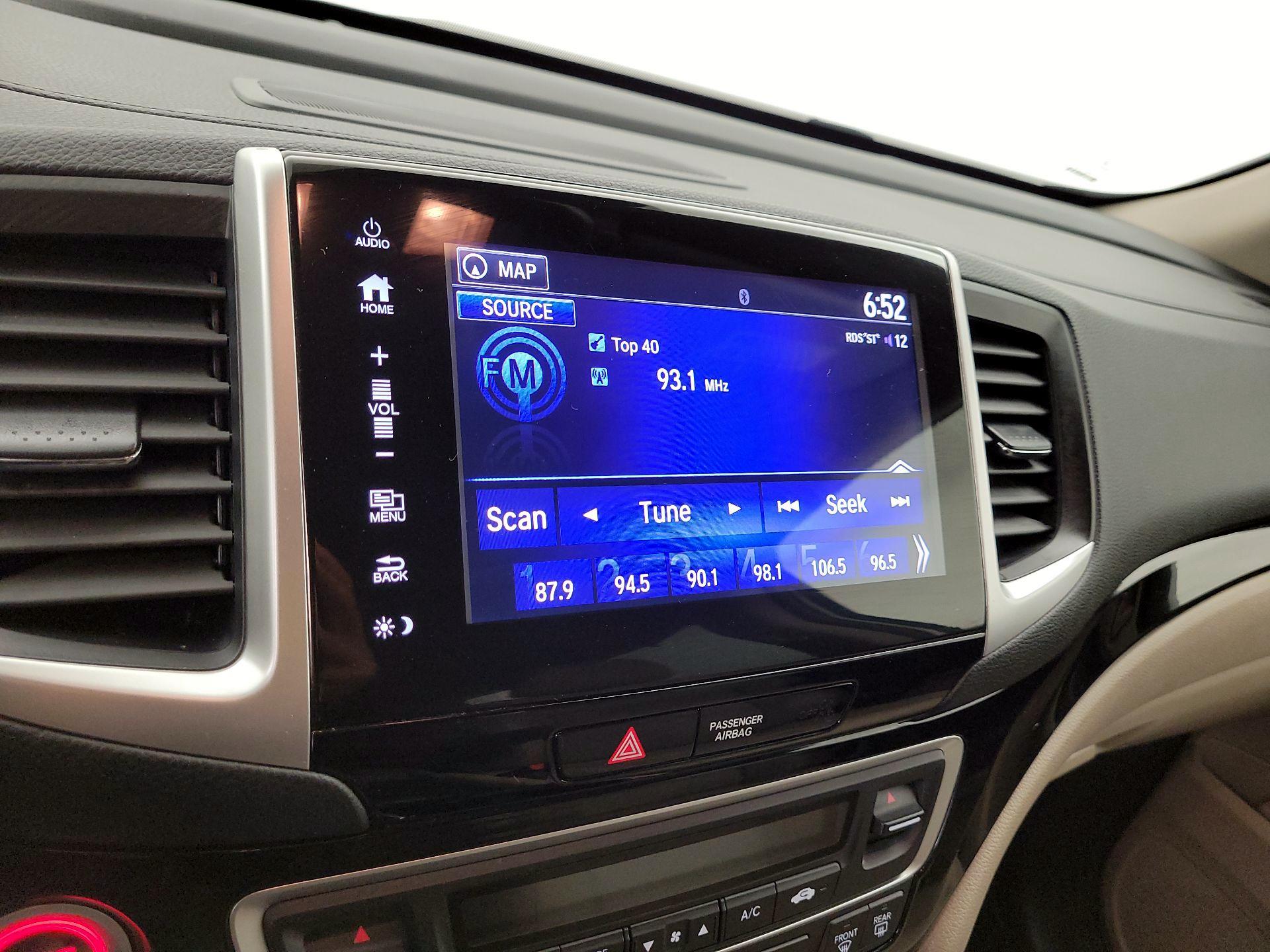 Thumbnail: 2018 Honda Pilot - 15