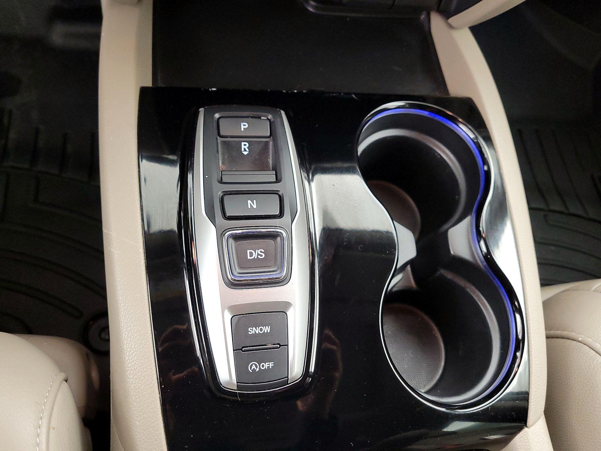 Thumbnail: 2018 Honda Pilot - 17