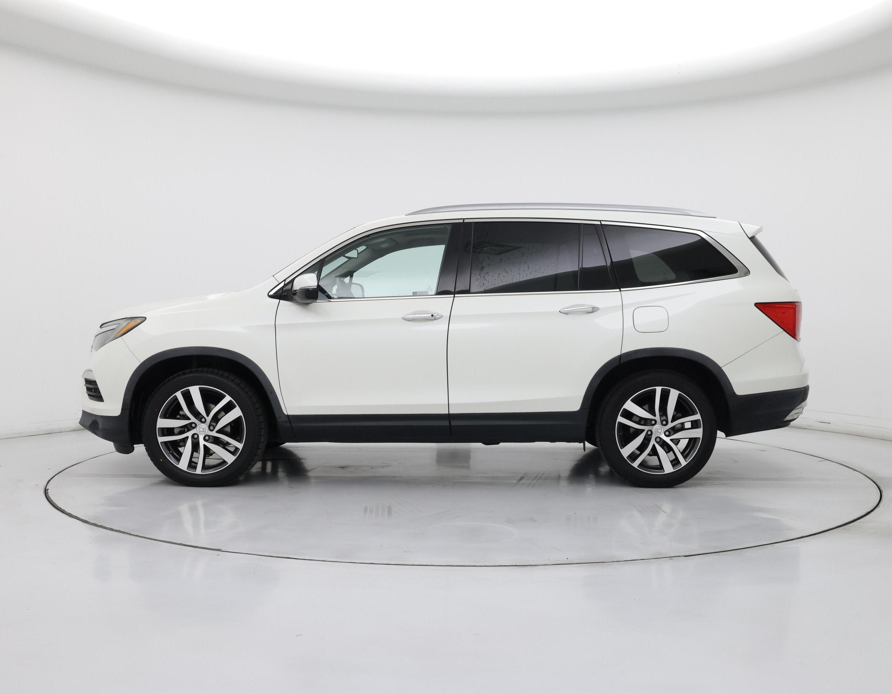 Thumbnail: 2018 Honda Pilot - 3