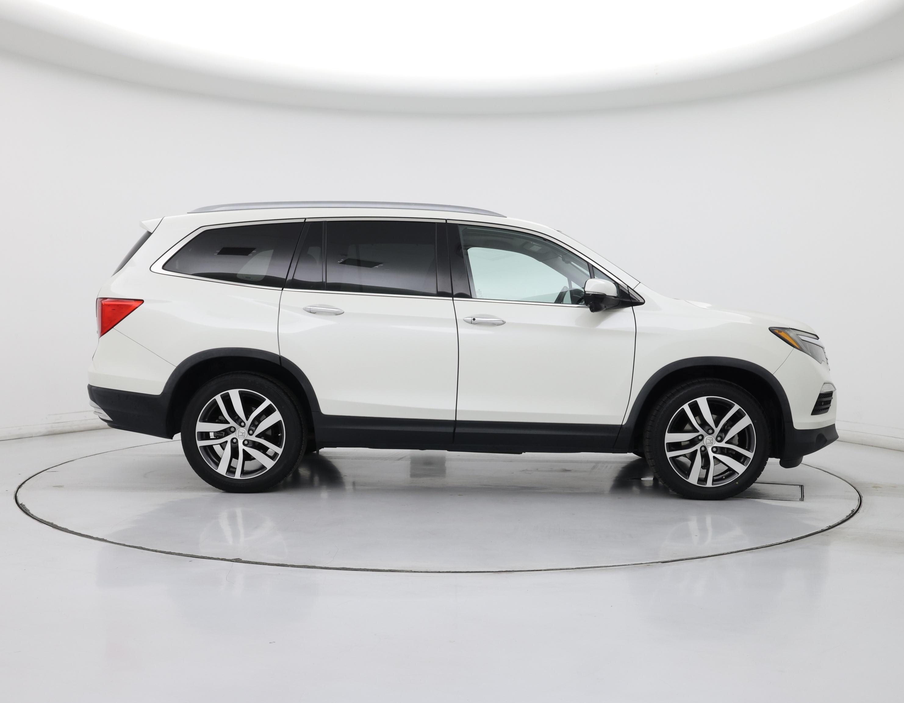 Thumbnail: 2018 Honda Pilot - 7