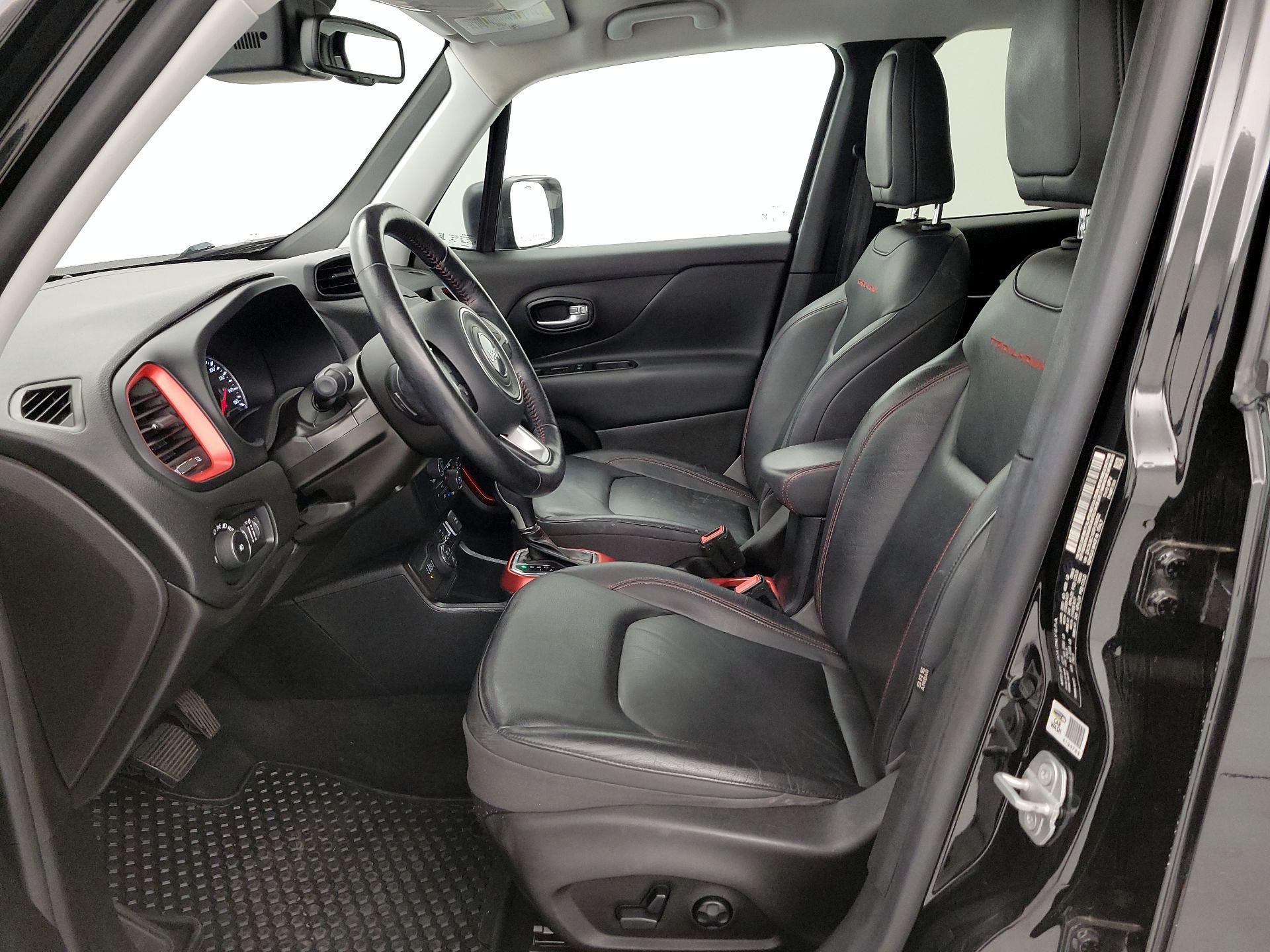Thumbnail: 2019 Jeep Renegade - 11