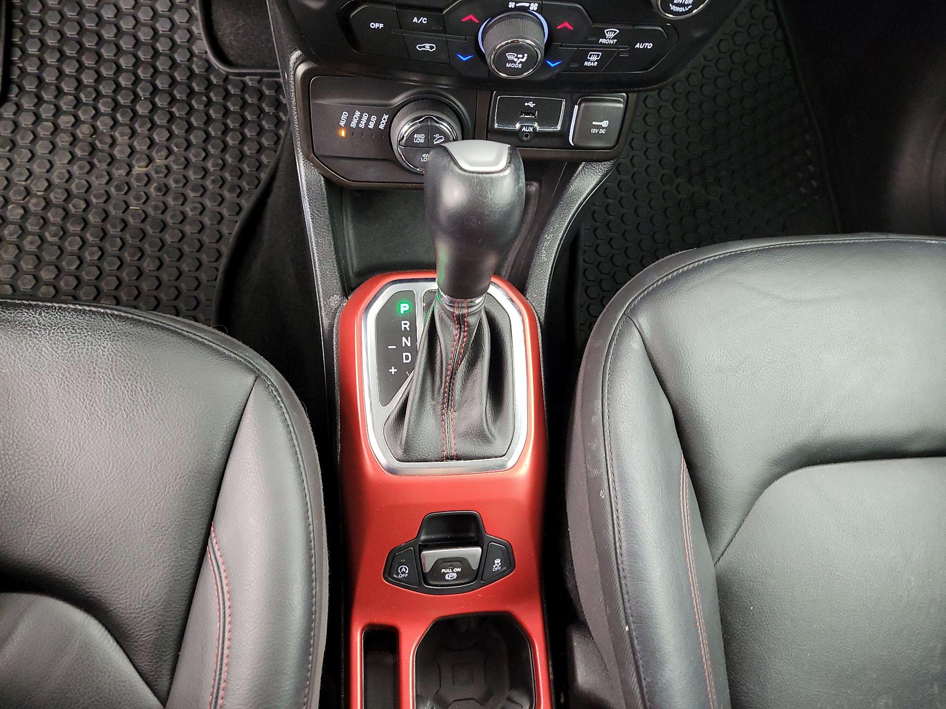 Thumbnail: 2019 Jeep Renegade - 18